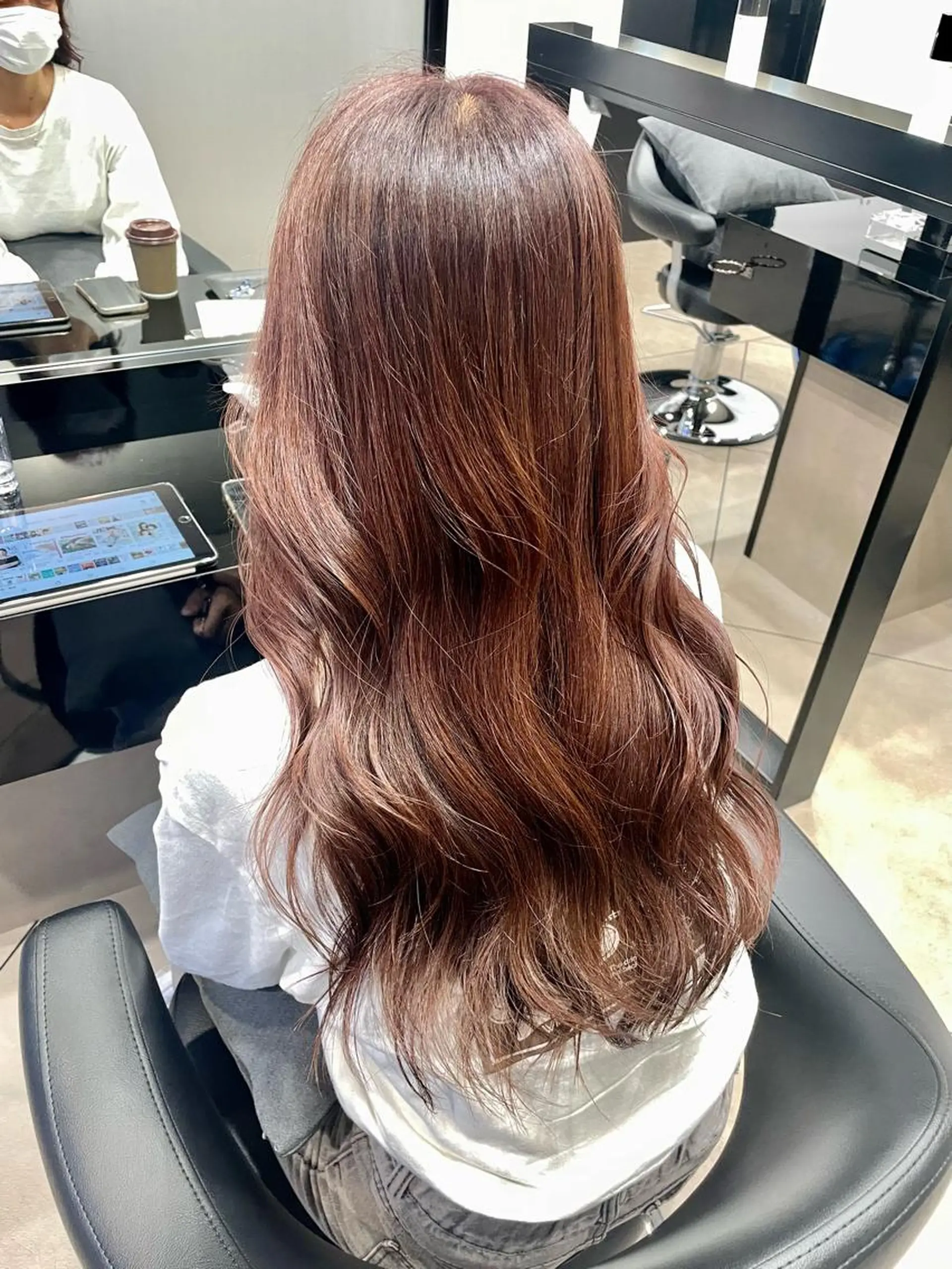 ロング カラー カット ヘアカラー トリートメント 井本翔太.髪質改善. ベージュ.グレージュのヘアスタイル