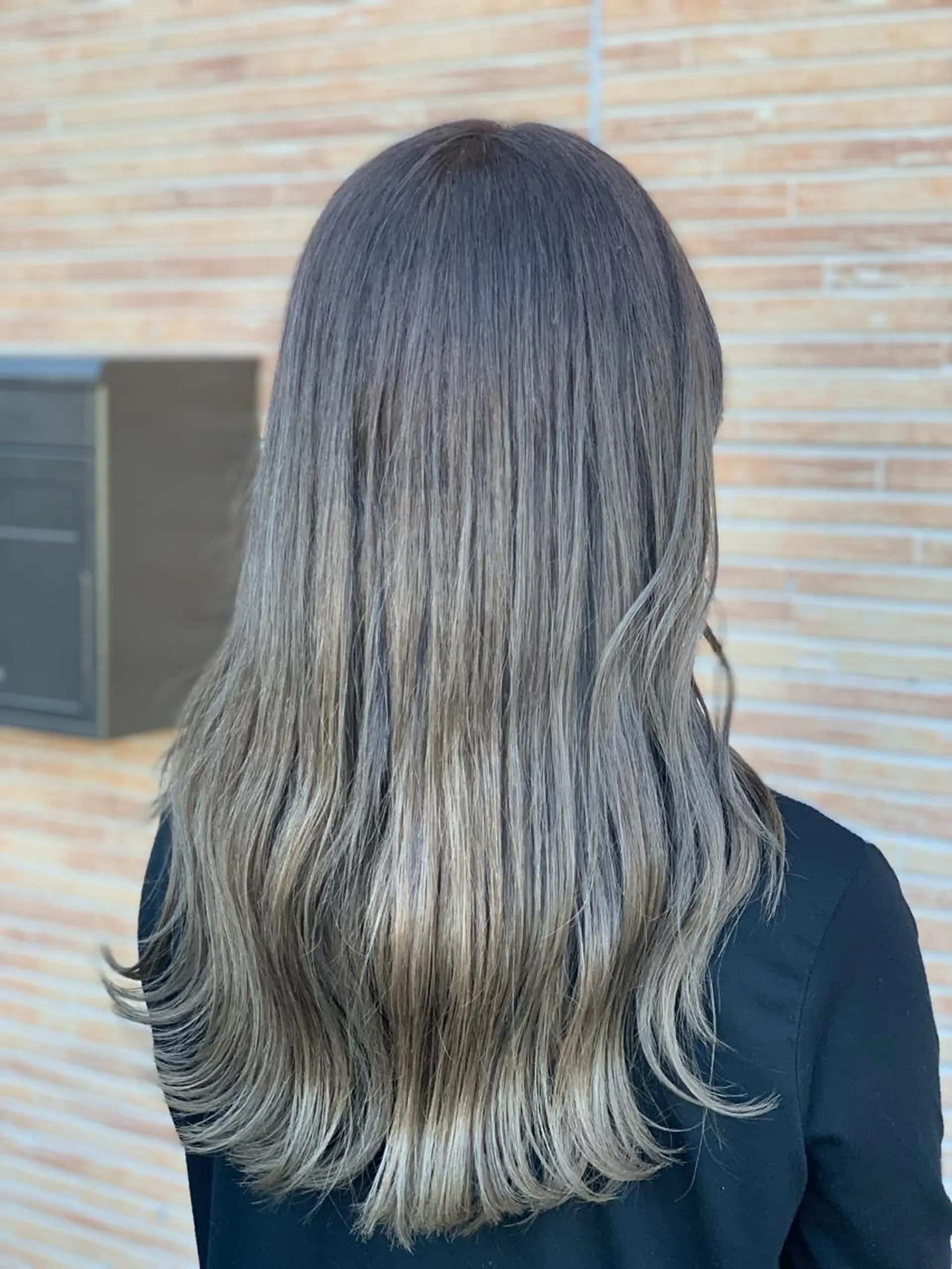 ロング ハイライト 髪質改善 韓国風ヘア 縮毛矯正 ank classic hair【アンククラシックヘアー】所属・バレ、ハイライト モデル募集　齋藤祐哉のヘアスタイル