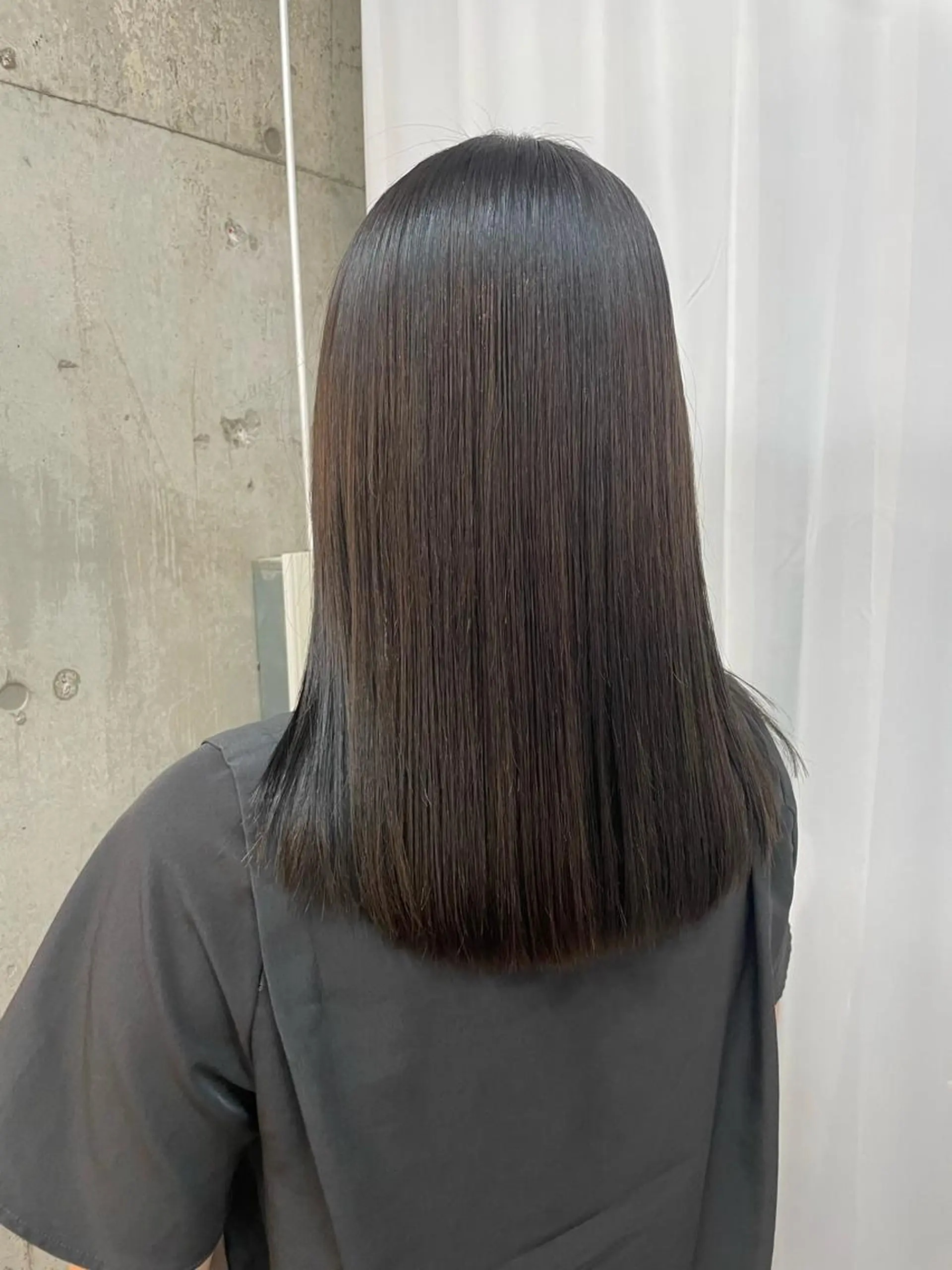 セミロング 酸性ストレート 縮毛矯正 lani hair salon所属・SHOTO ハイトー ン/デザインカラーのヘアスタイル