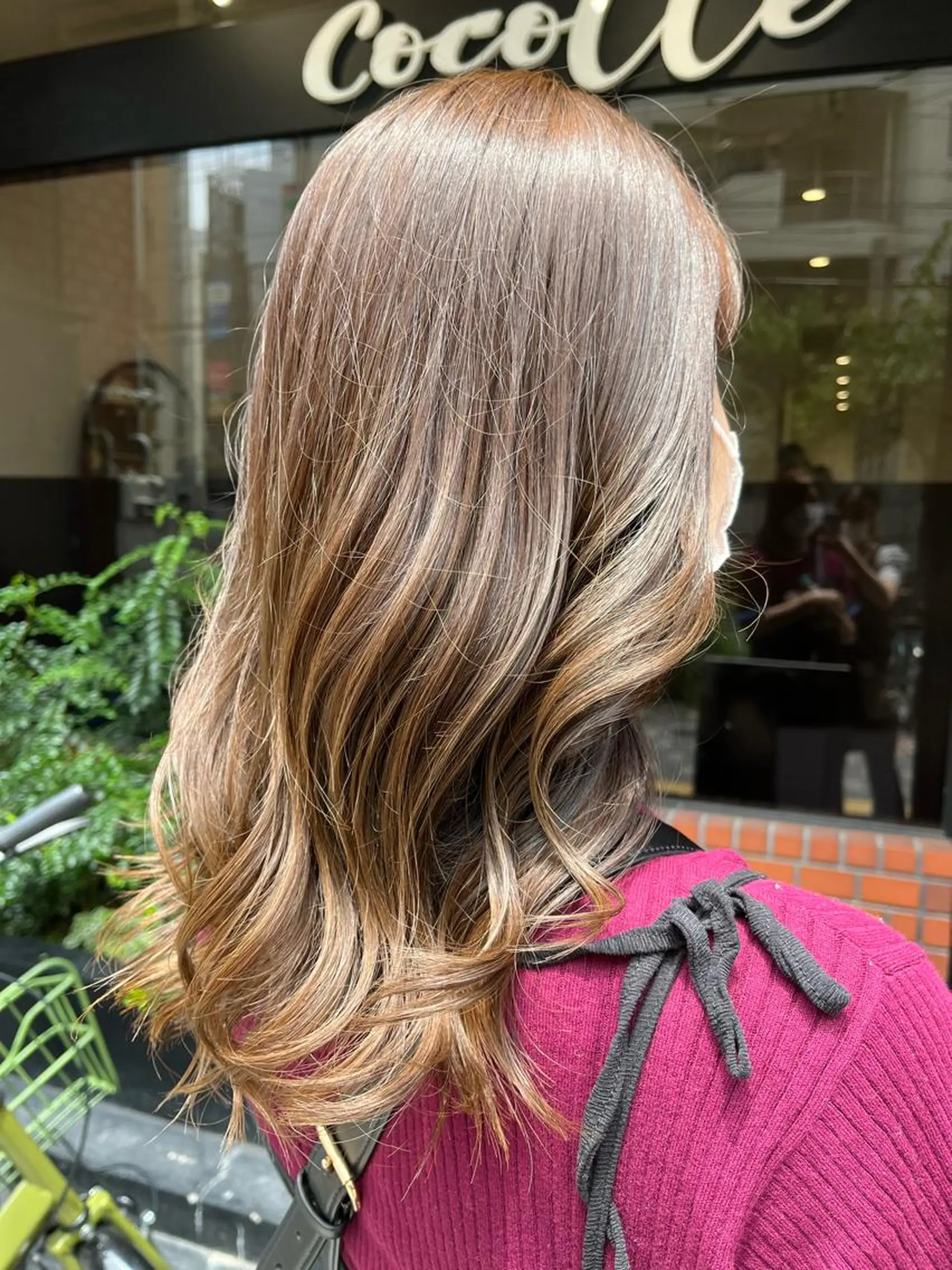 カラー KOKORO 中村 朱里のヘアスタイル