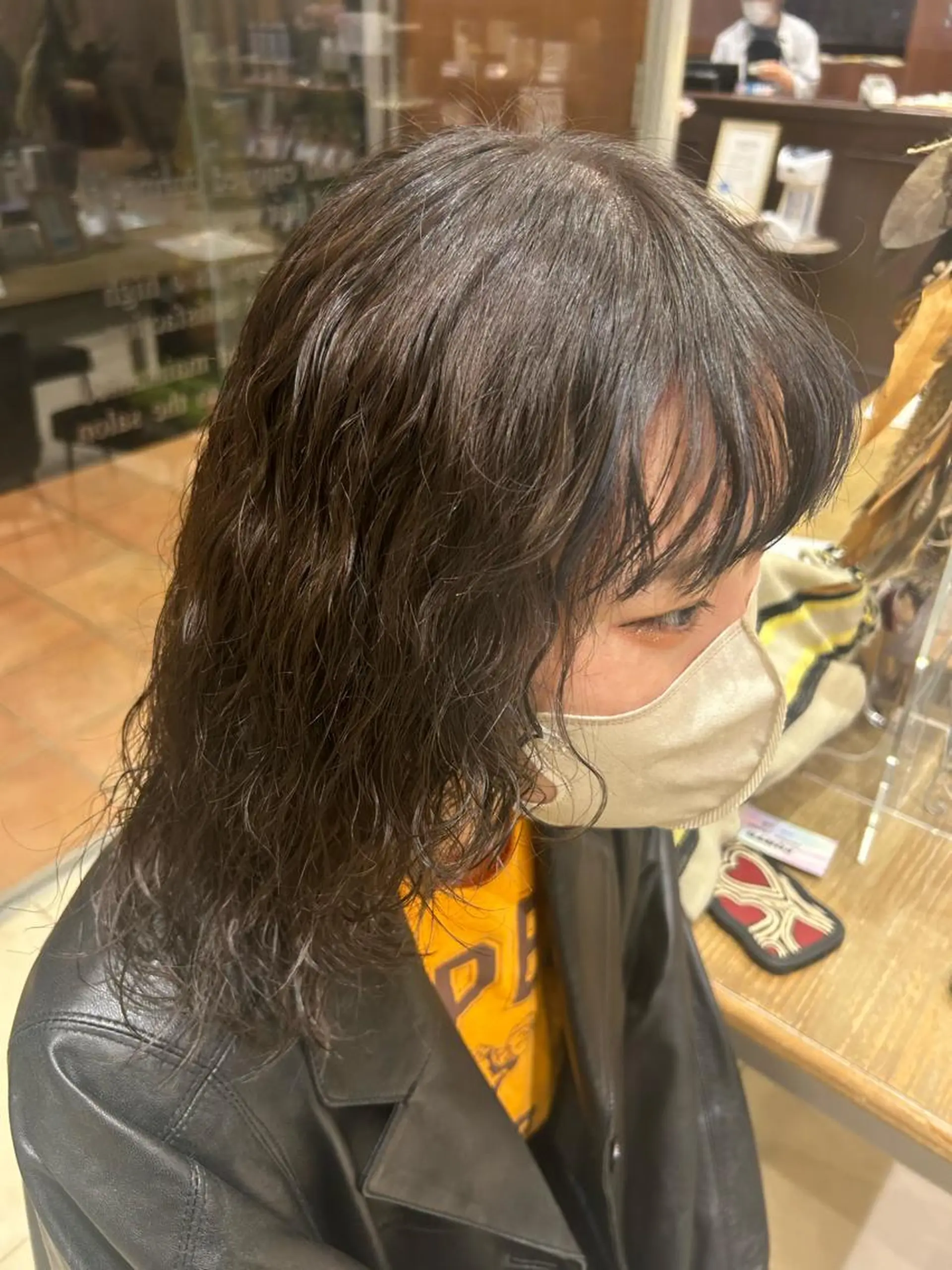 ミディアム パーマ 山村紗慧/透明感カラ ー/クロスパーマのヘアスタイル