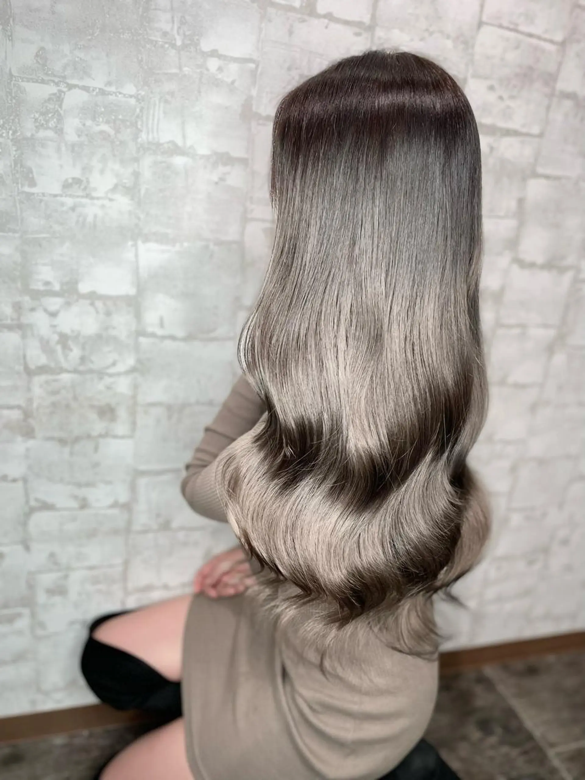 ロング カラー ブリーチ 透明感カラー デート 今井 勝也のヘアスタイル