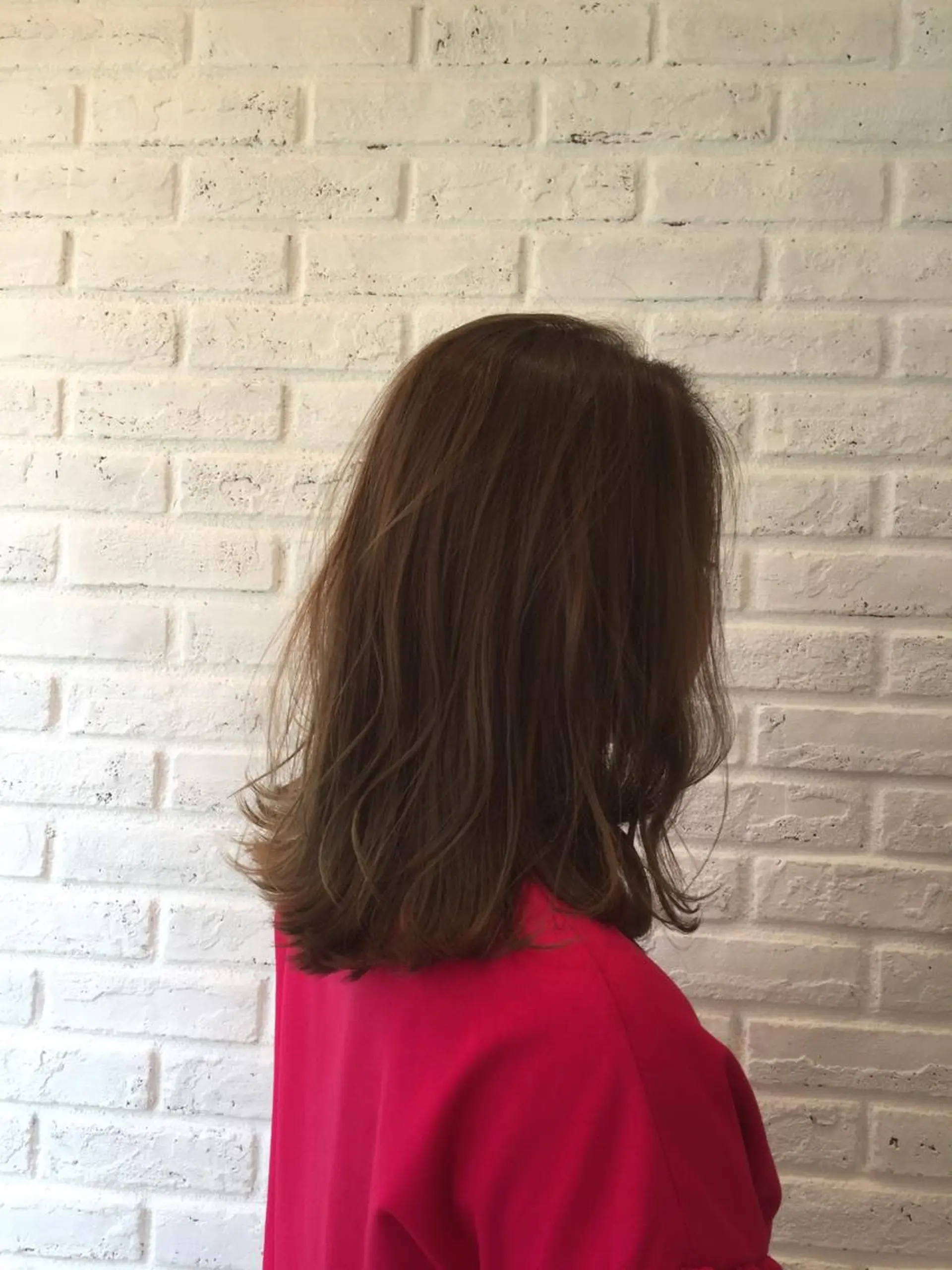 セミロング カラー グレージュ ハイトーンカラー ハイトーングレージュ イルミナカラー オレンジ 大石 健太のヘアスタイル