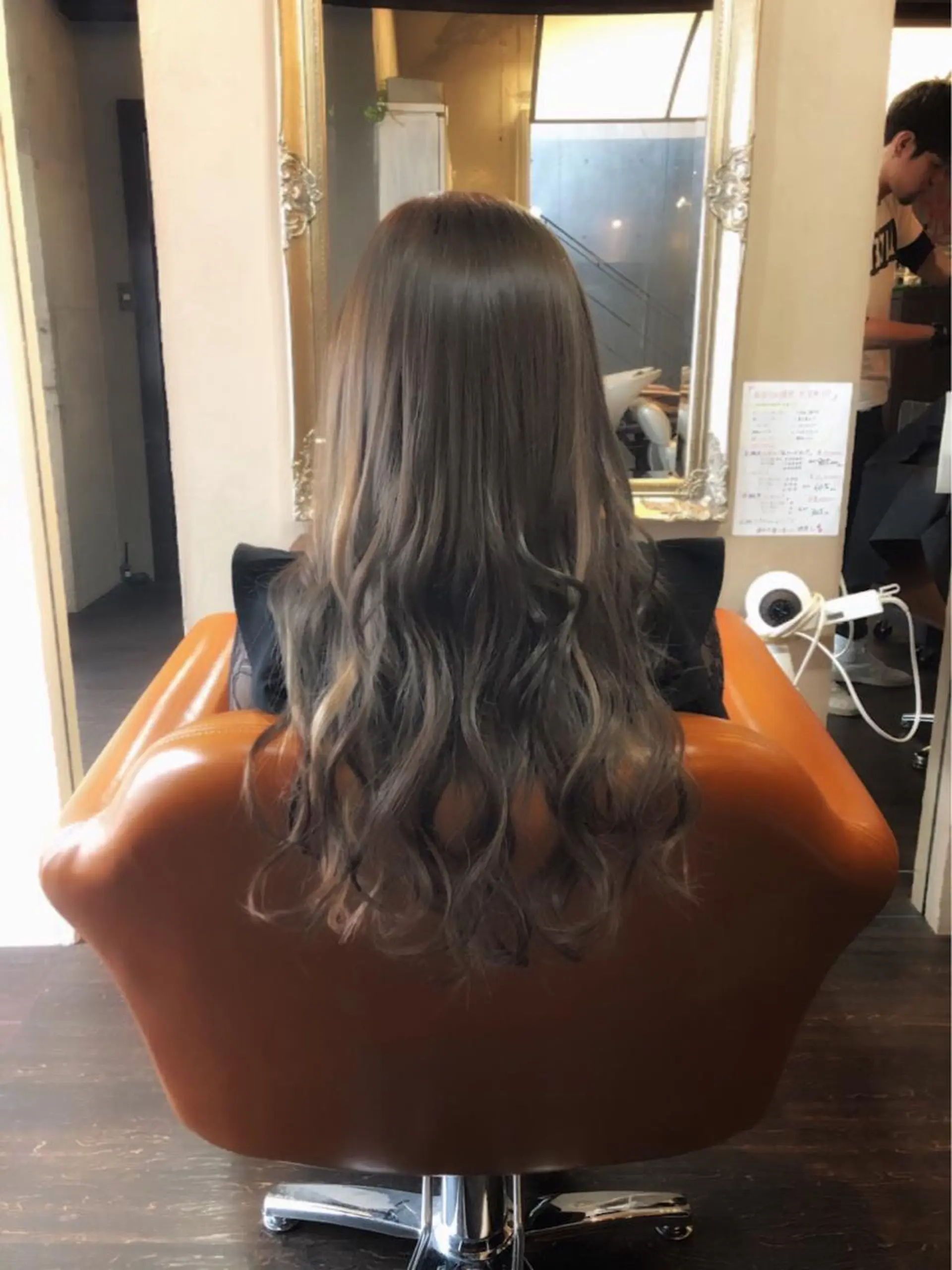 ロング カラー メッシュ エクステ 是枝 さくらのヘアスタイル