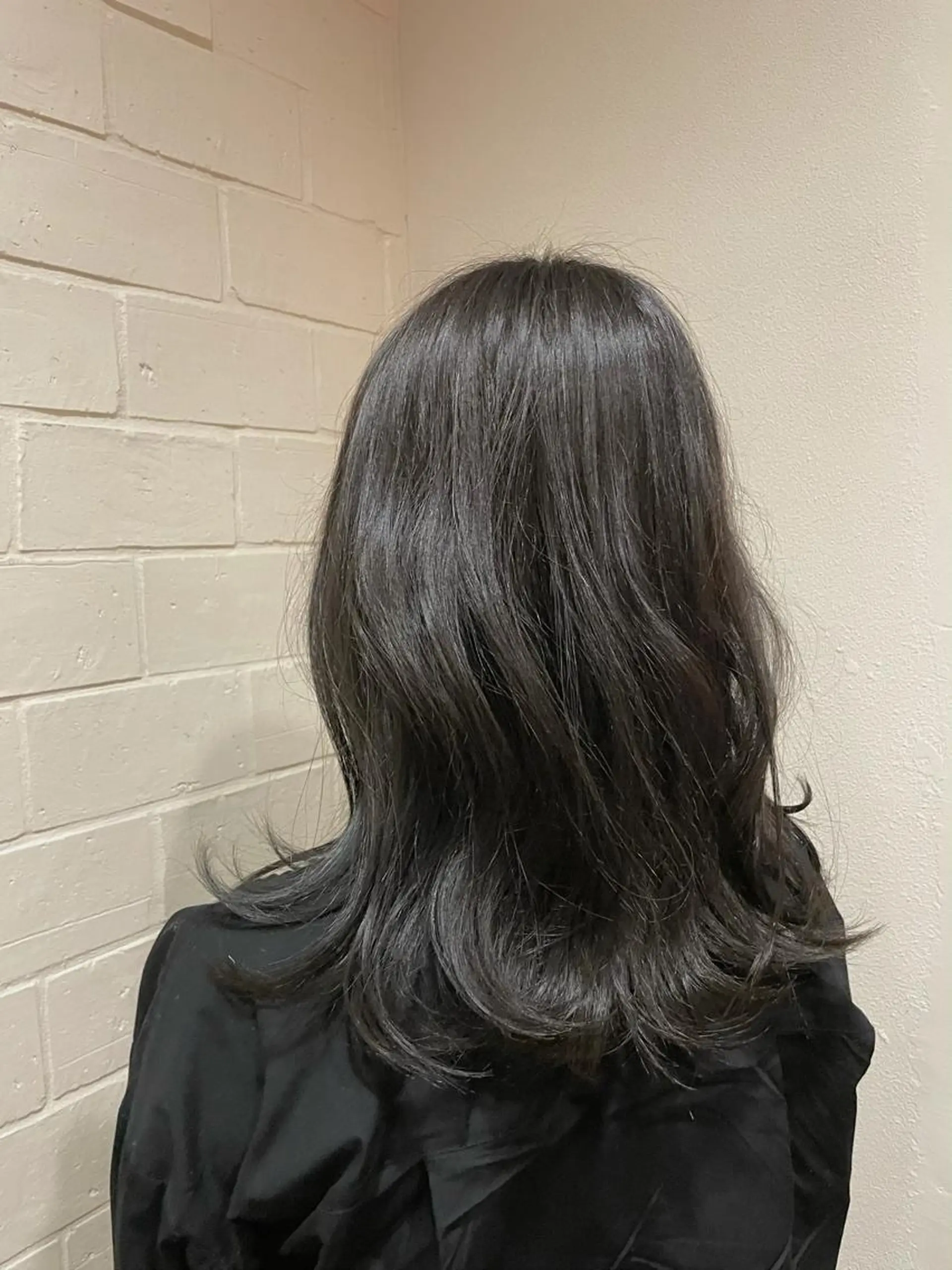 ロング カラー グレージュ オリーブグレージュ オリーブグレー 奥村 紘のヘアスタイル