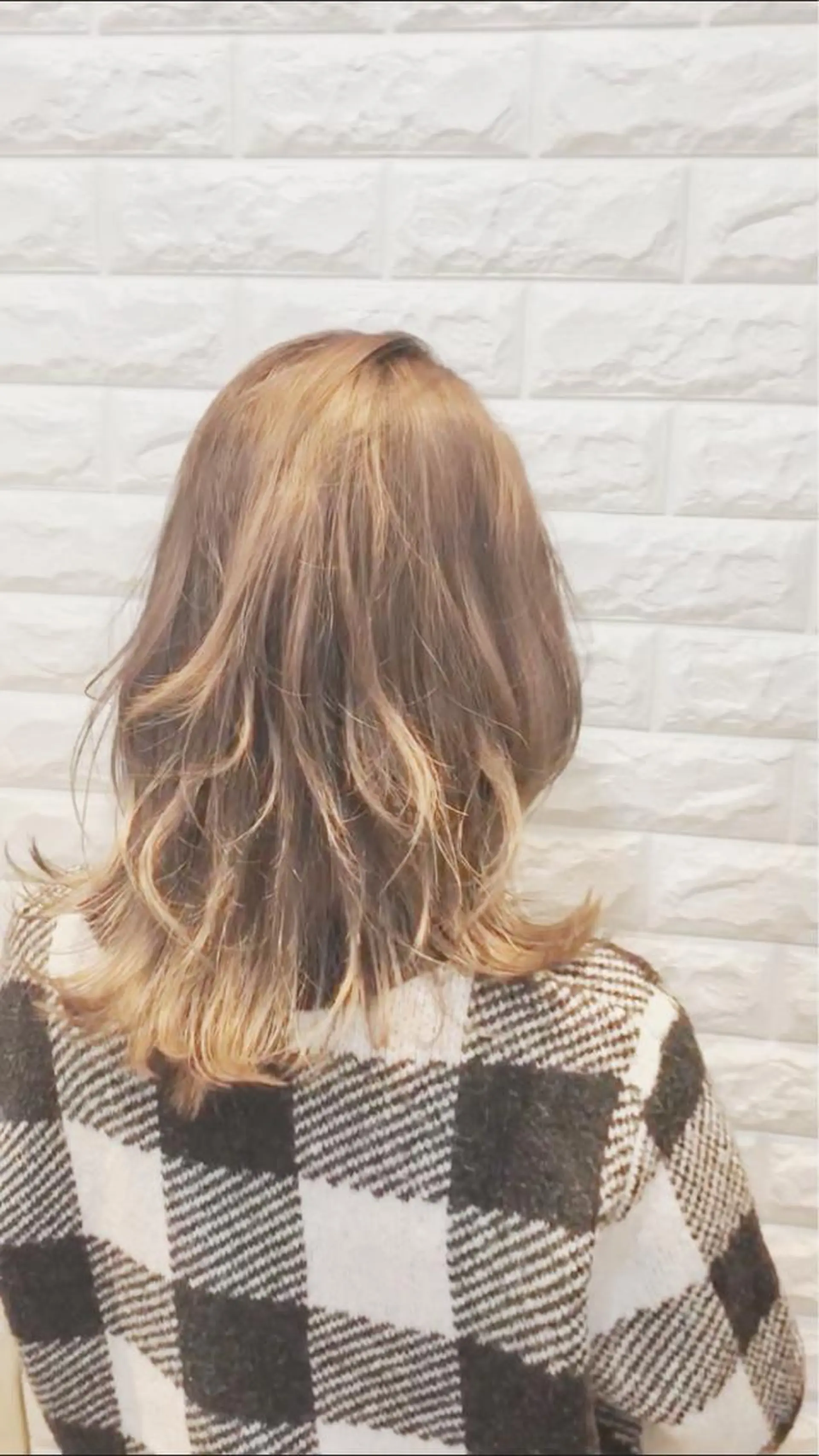 ミディアム カラー 外ハネヘア 地毛風ストレート ⚡️下ノ村柊斗⚡️のヘアスタイル