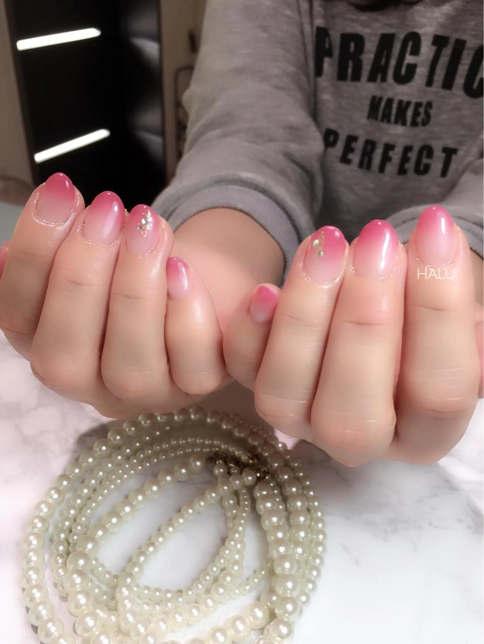 ネイル グラデーション ピンク シンプルネイル HALU ハルのネイルデザイン