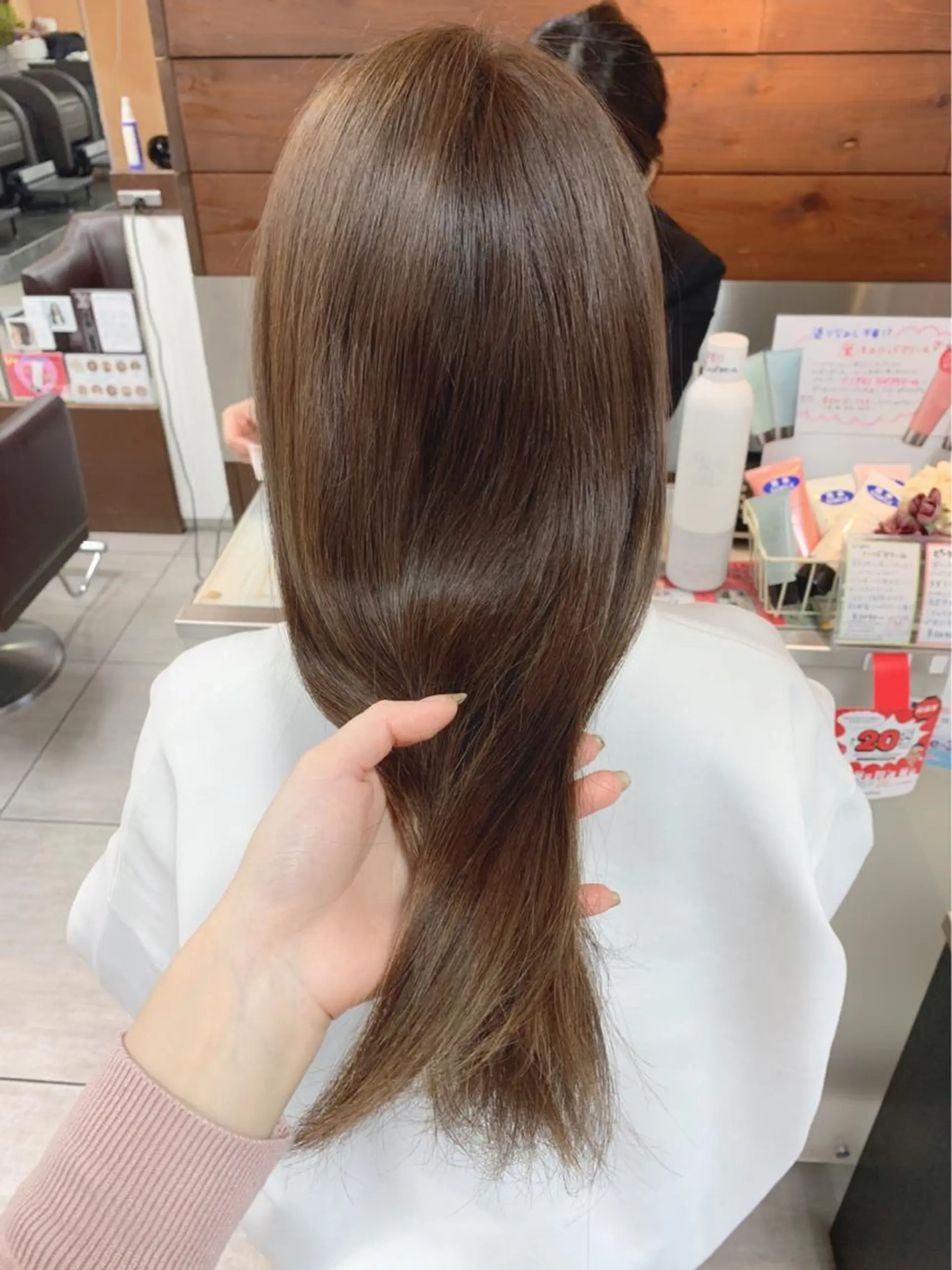 セミロング ヘアカラー 🫧艶髪カラー🫧 森本くるみのヘアスタイル