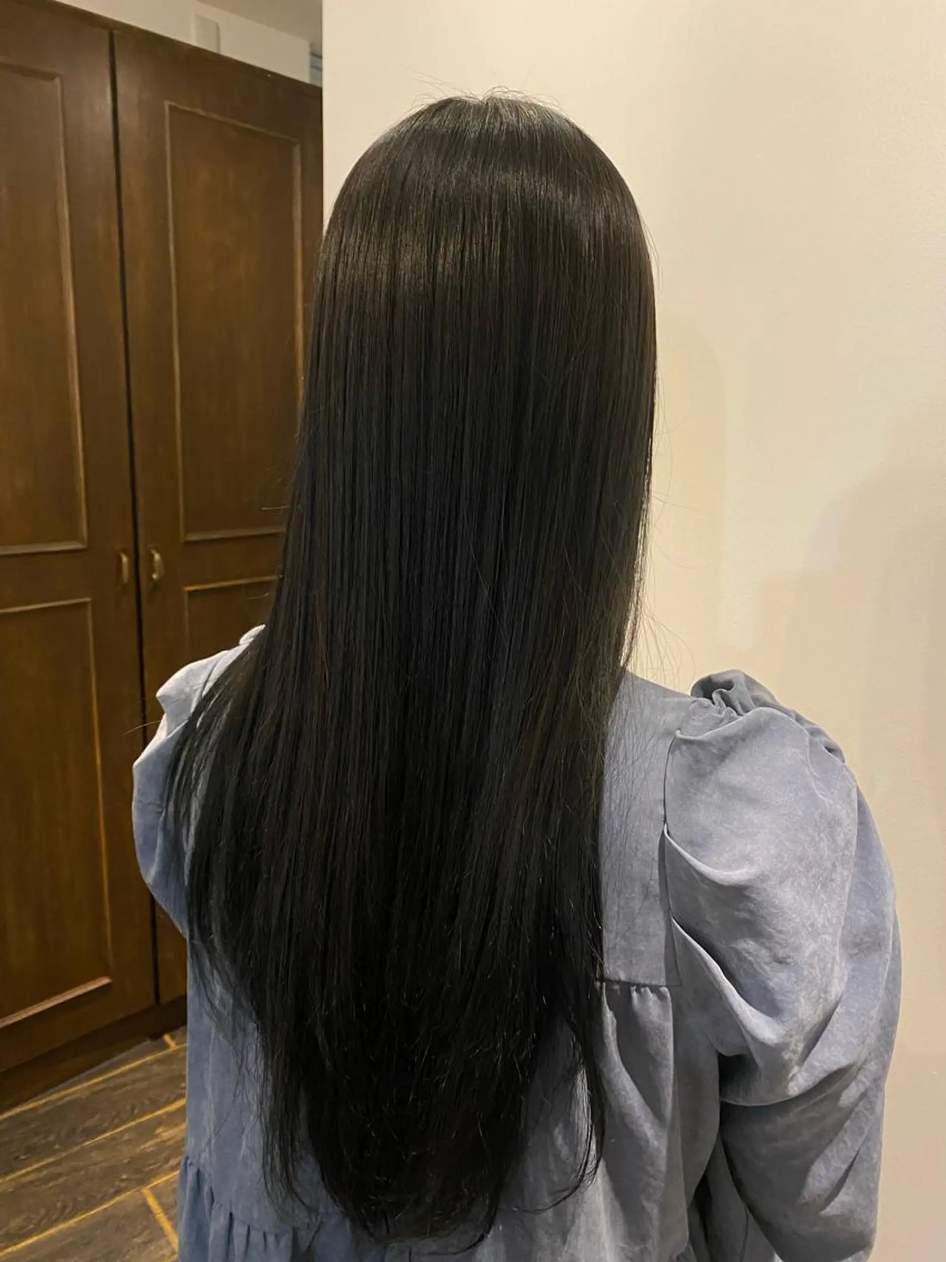 ロング カラー ブリーチ オリーブグレー CIEN white所属・パーマモデル募集中 渥美翔人のヘアスタイル