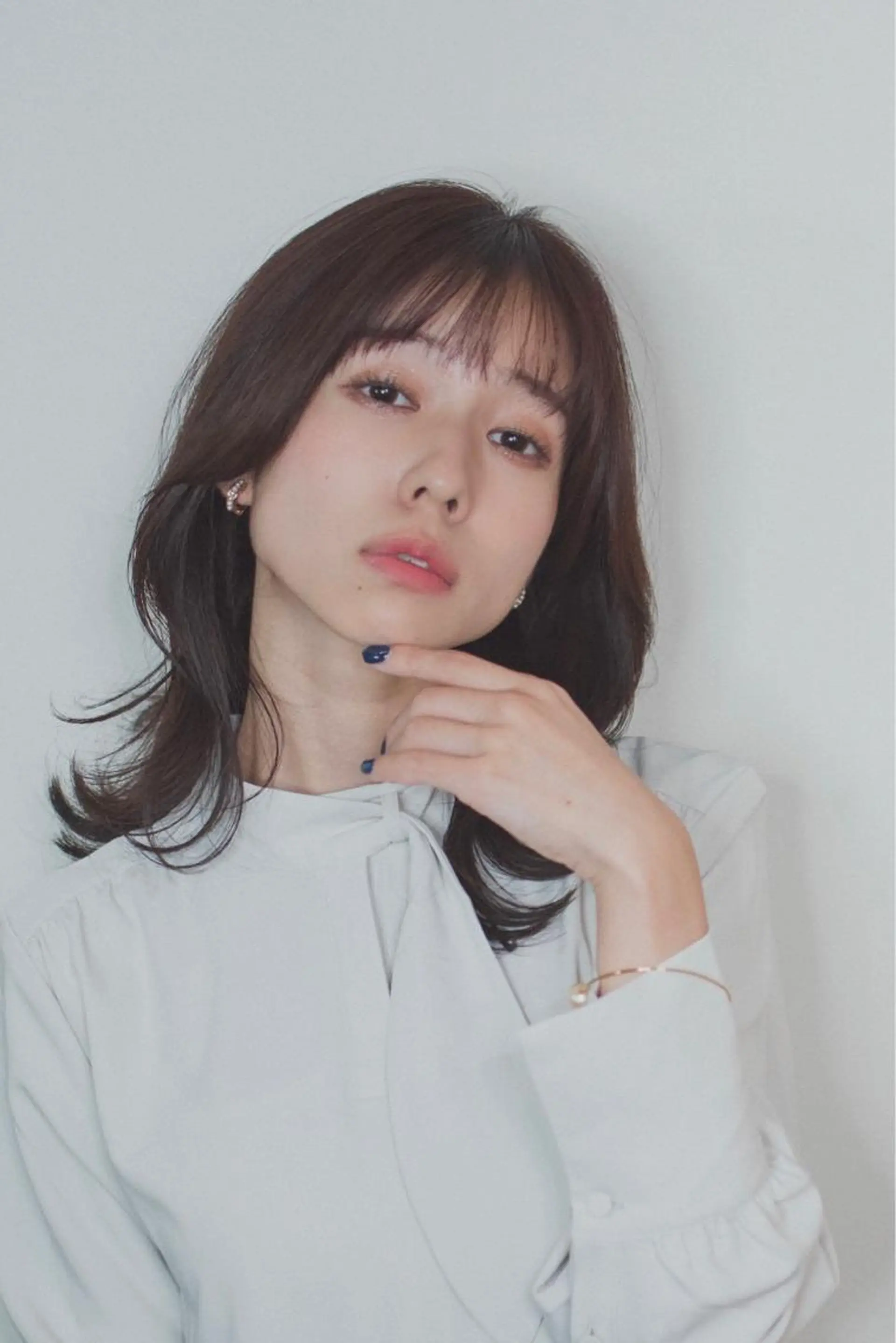 ミディアム カラー 前髪/顔周り /レイヤー/秋山 元のヘアスタイル