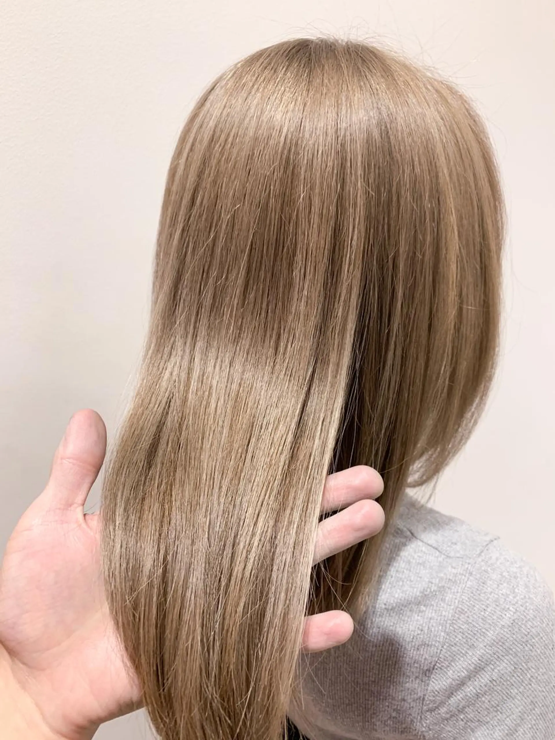 ミディアム 🍀ケアブリーチ カラー🍀坂井のヘアスタイル