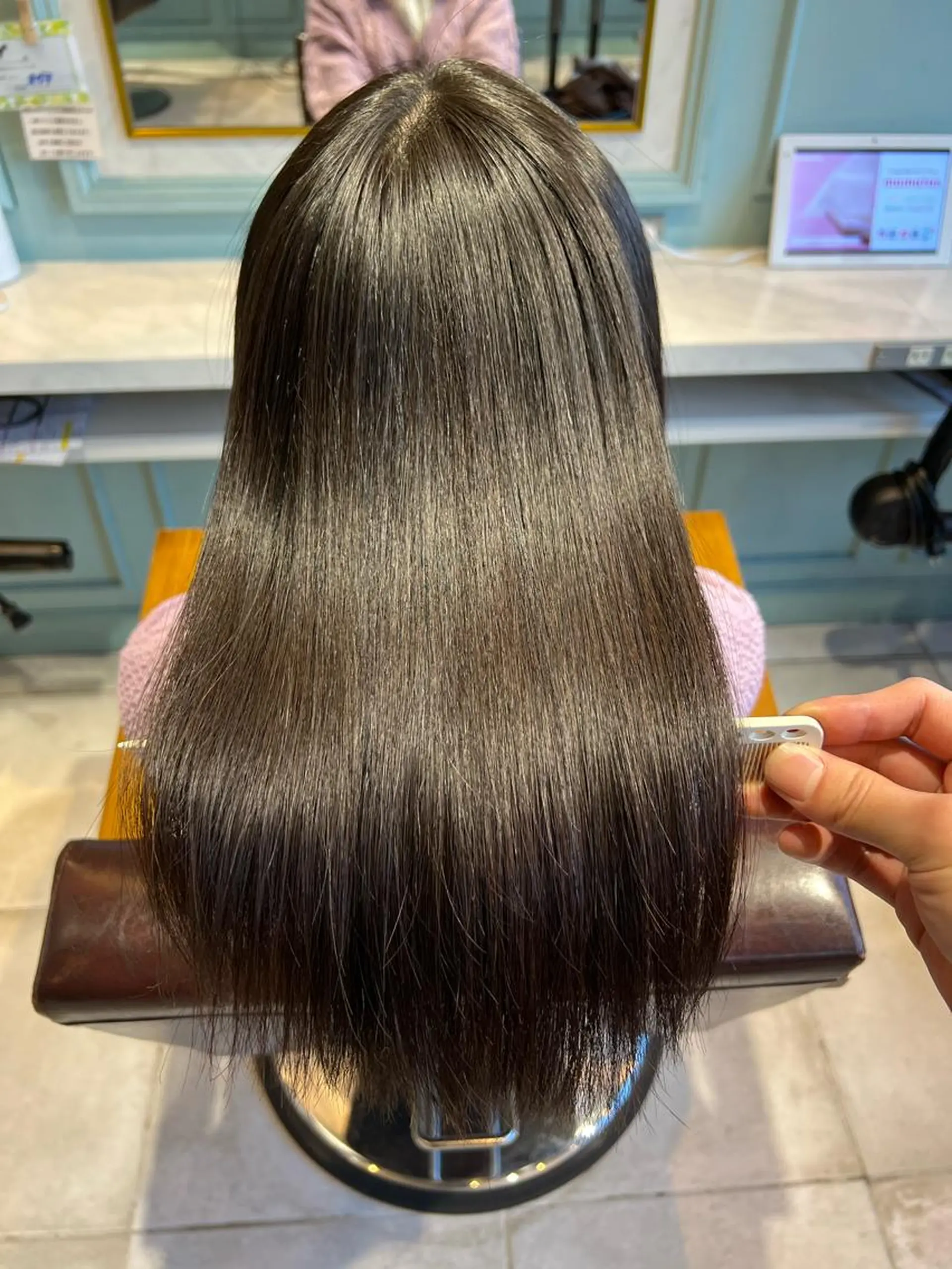 ミディアム 小口 晃のヘアスタイル