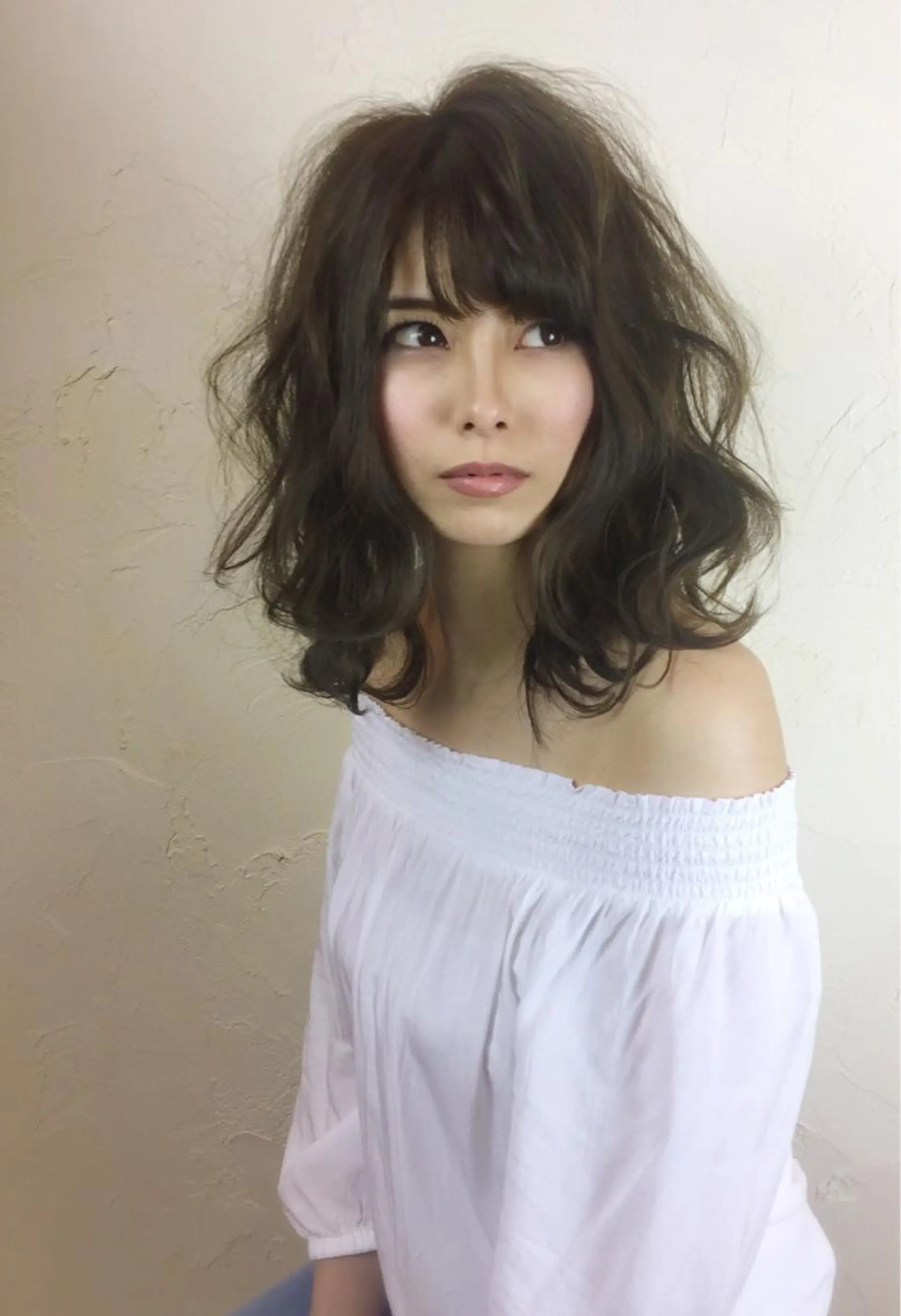 ミディアム 韓国レイヤー外国人風 透明感カラー髪質改善のヘアスタイル