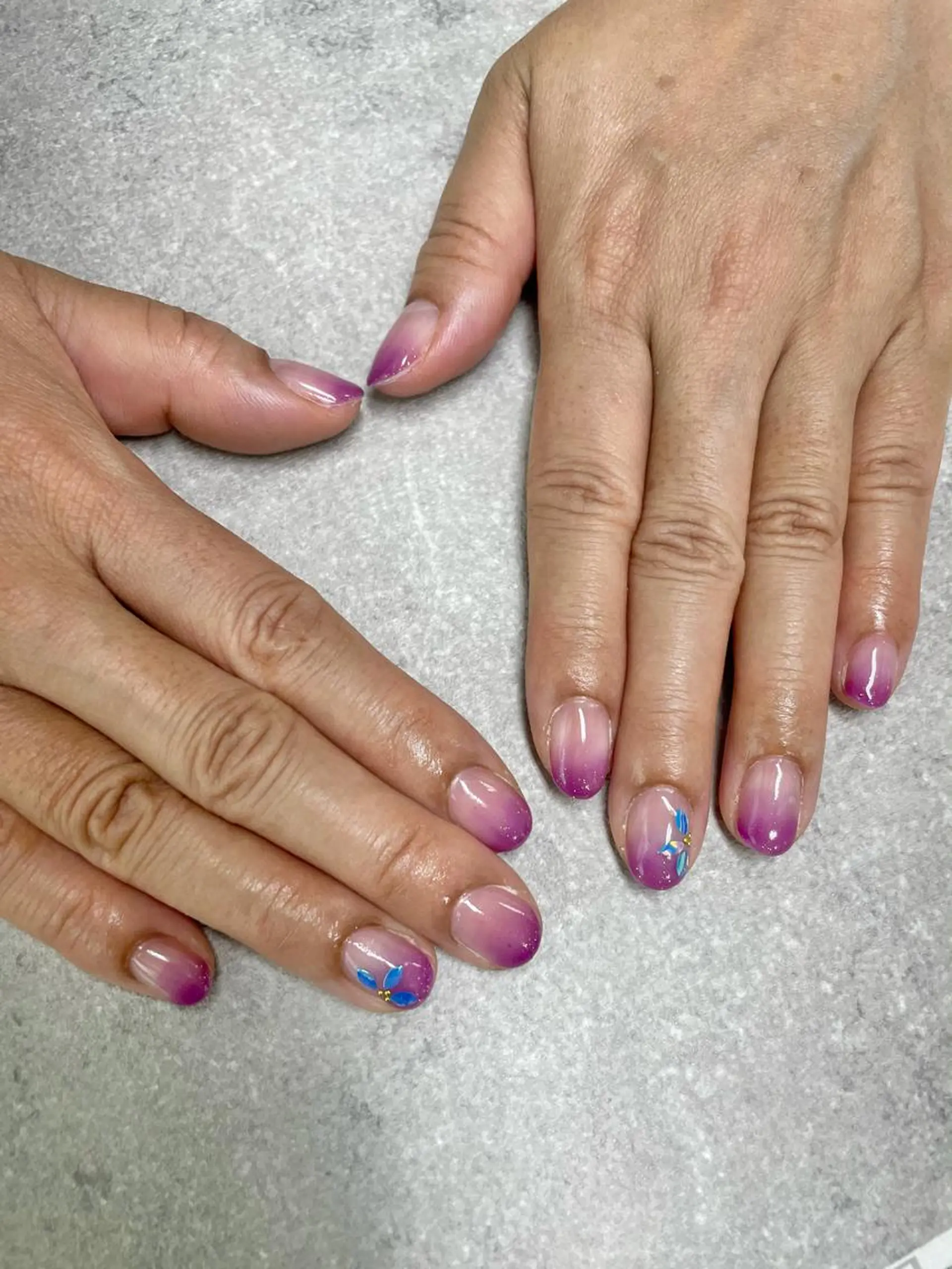 ネイル グラデーション ホログラムネイル パープル FASTNAIL PLUS 新宿店のネイルデザイン