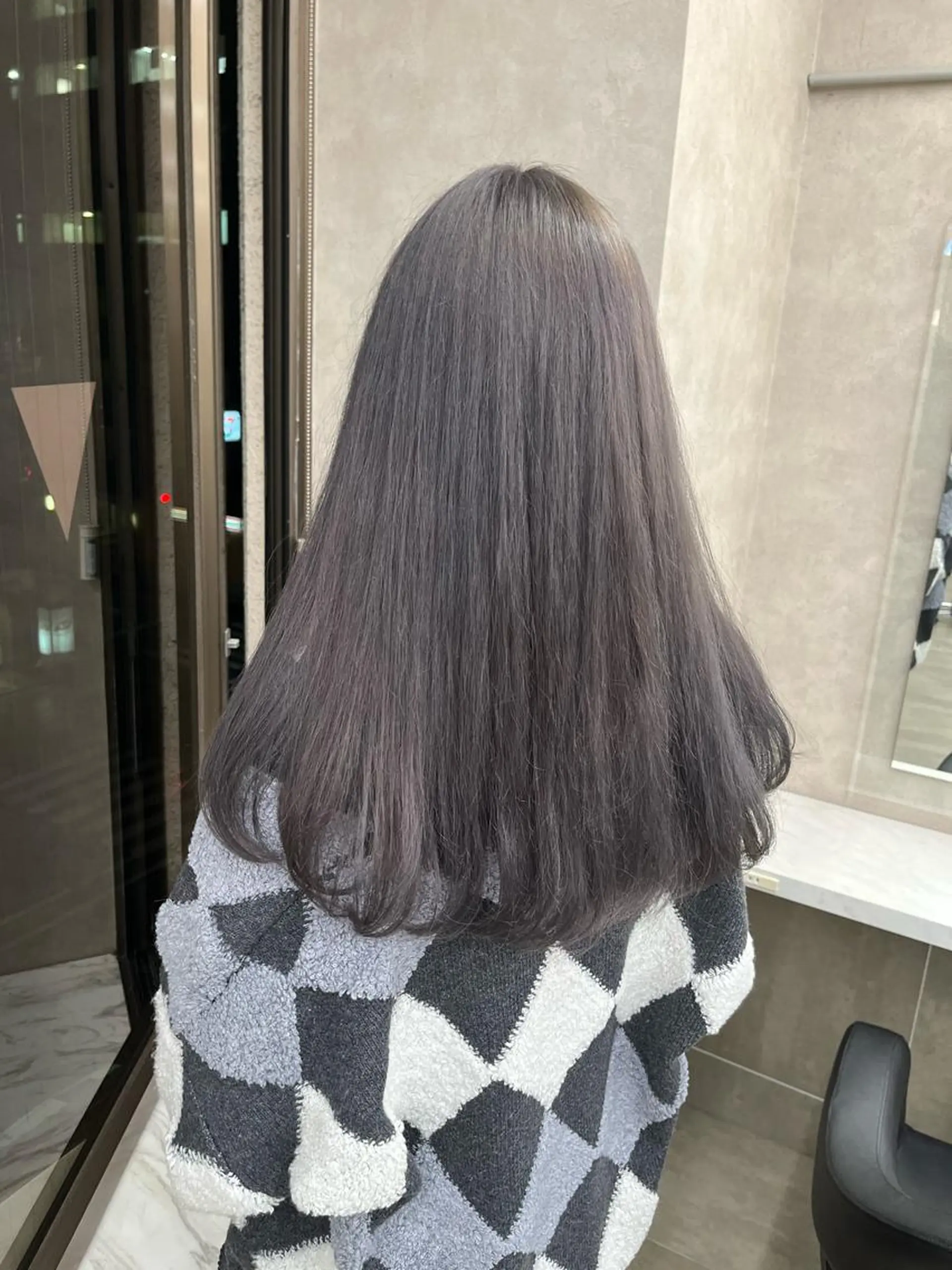 ロング 寒色＆ブリーチ特化 寒色MiOのヘアスタイル