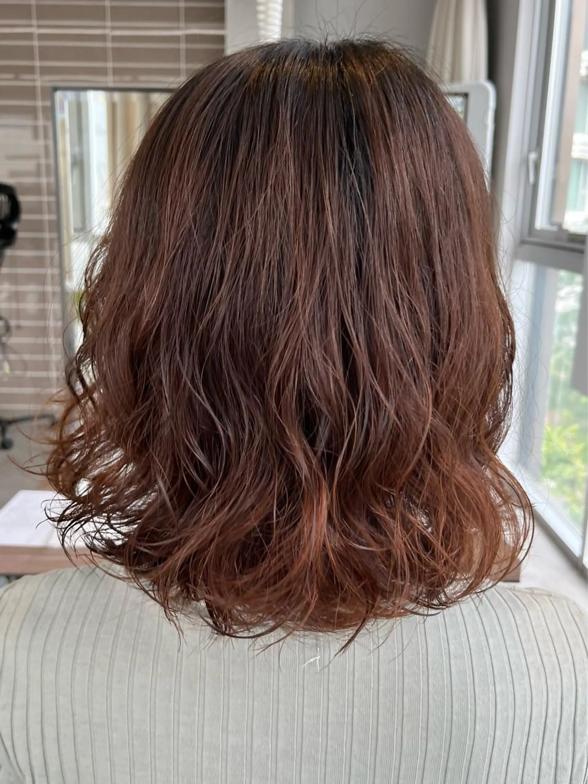 ミディアム パーマ ミディアムパーマ デジタルパーマ カット パーマ AKARI🌟ボブ/ ハイライト/似合わせのヘアスタイル