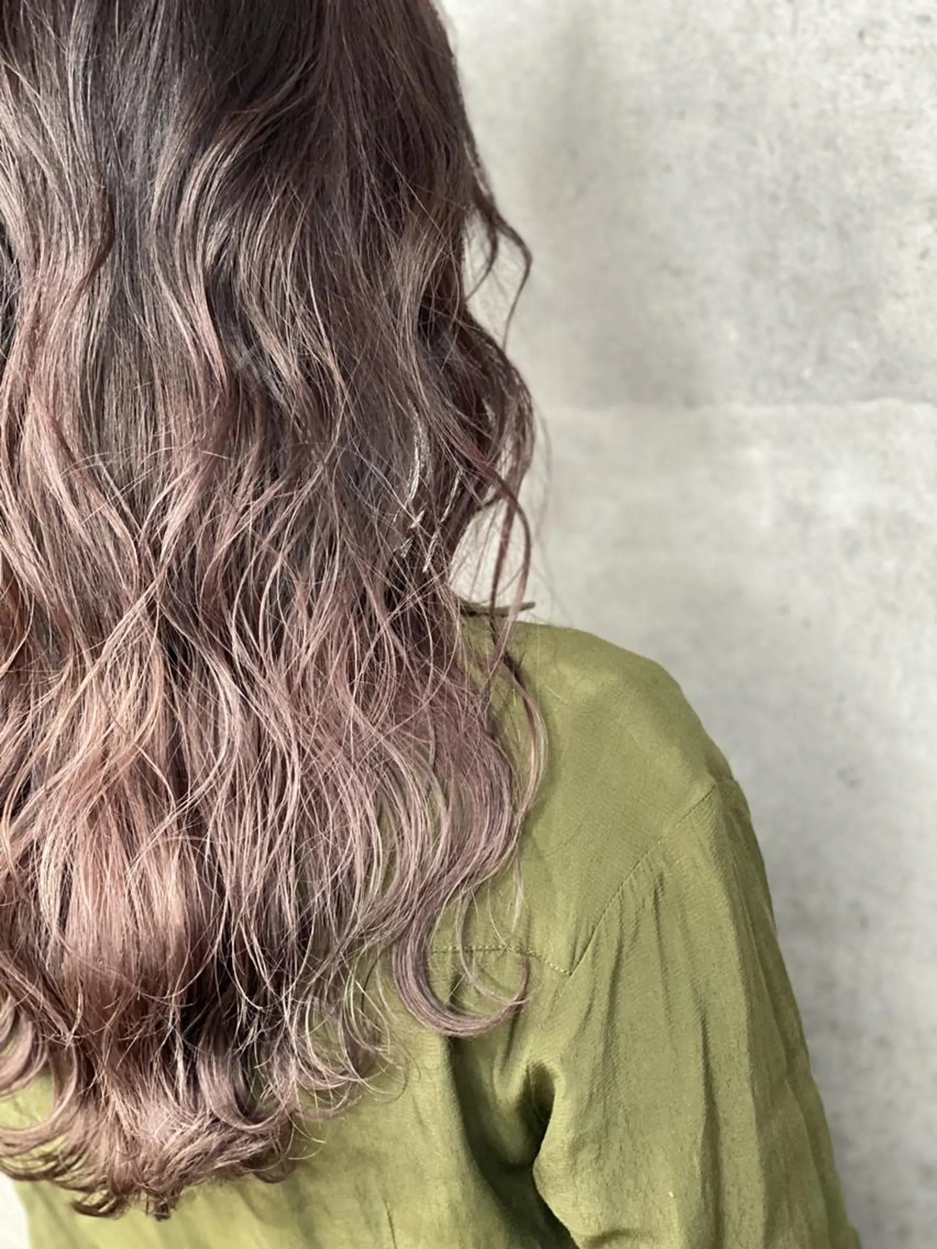 セミロング カラー _WHITE 天王寺のヘアスタイル