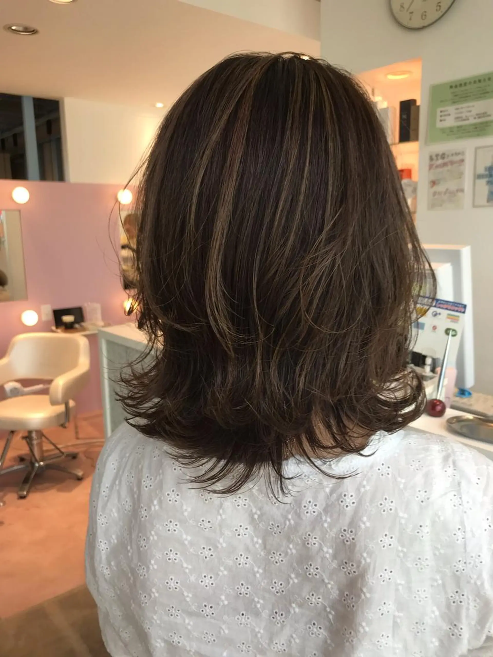 ミディアム ハイライト カット ヘアカラー トリートメント 所渉/韓国レイヤー /ウルフカットのヘアスタイル