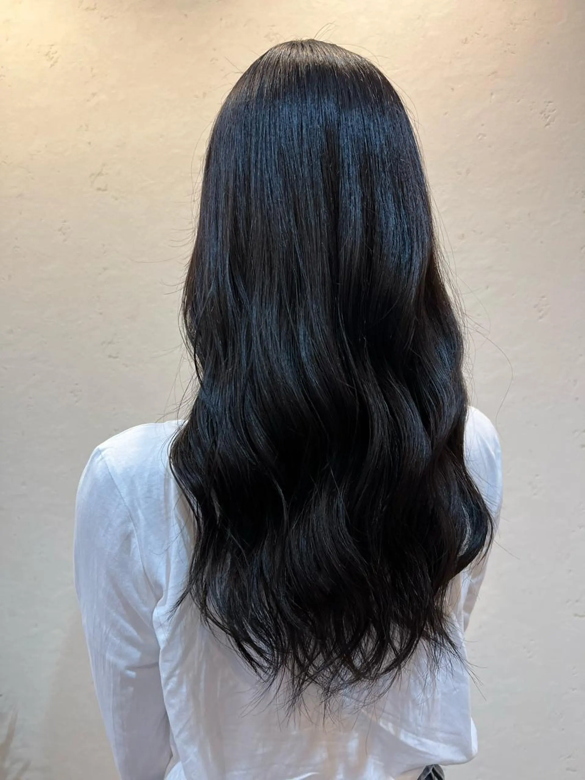 ロング カラー 黒髪 透明感カラー パープルカラー ヘアカラー トリートメント 工藤 梨花のヘアスタイル