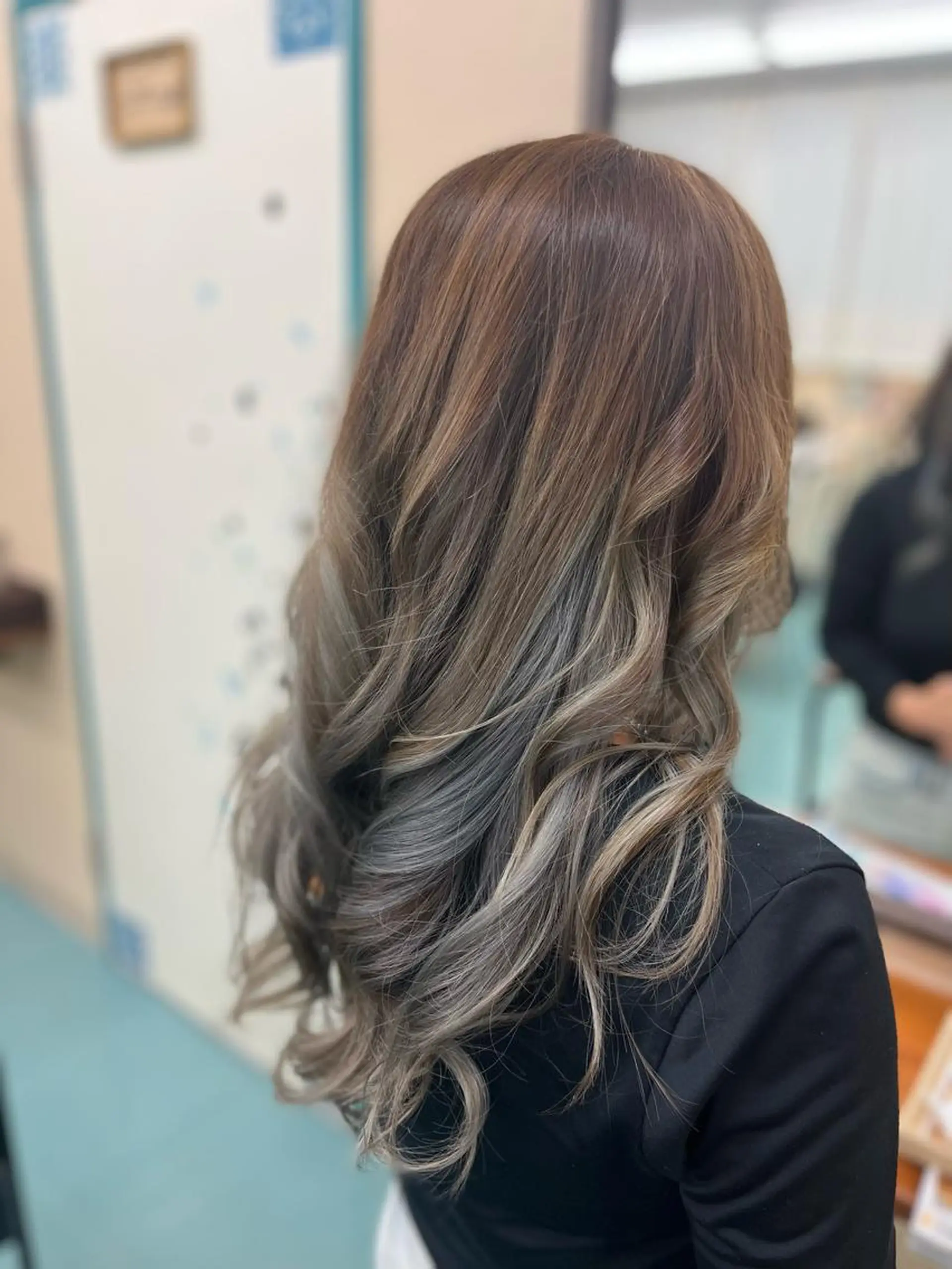 ロング カラー 外山 理都子のエステ・リラクイメージ