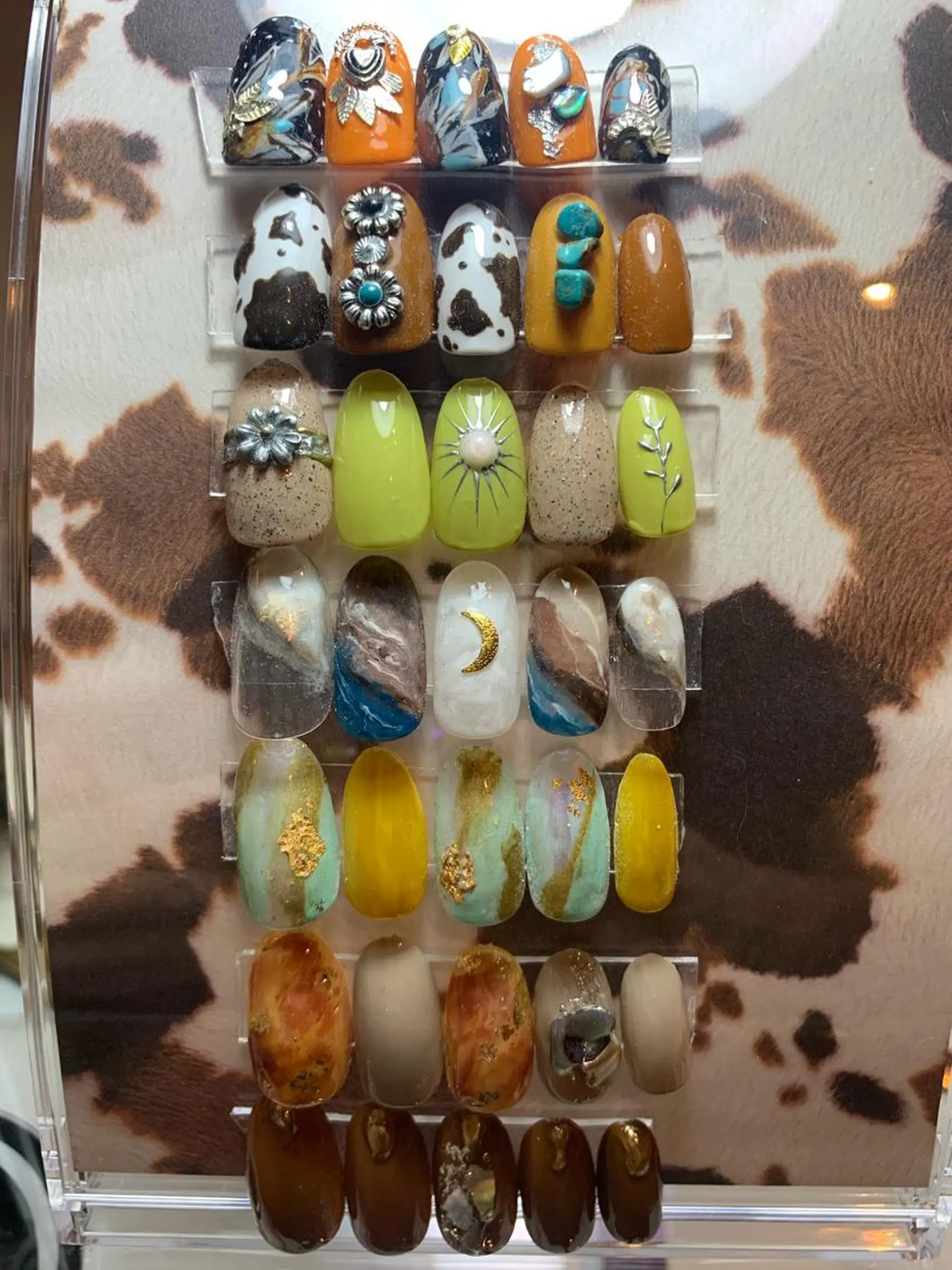 ネイル 駒月 明日香の眉毛・アイブロウイメージ