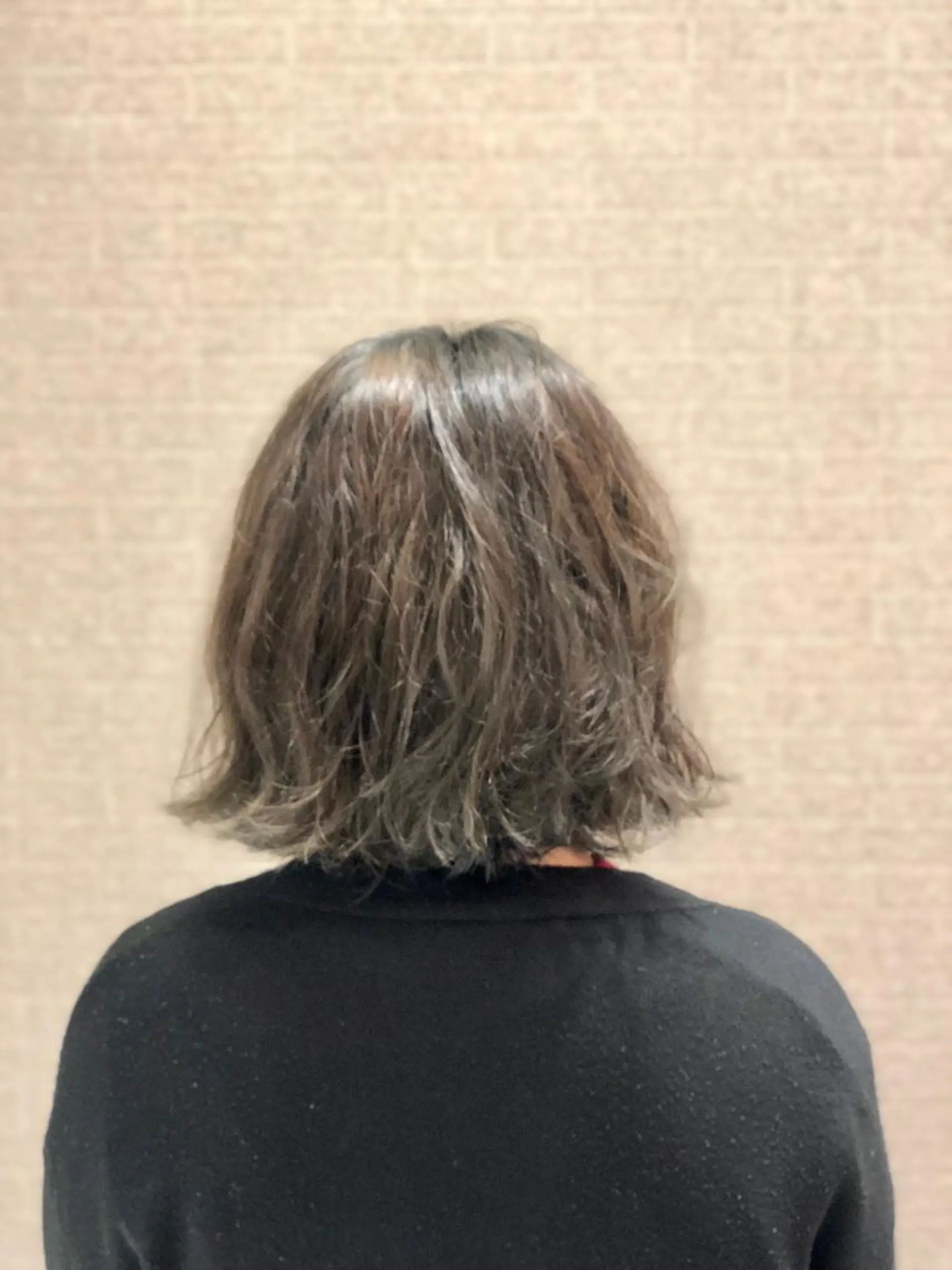 ショート カラー パーマ アッシュ アッシュグレー アッシュグレージュ ブリーチ グラデーションカラー アンドウ ユウ/ レイヤーカット/韓国のヘアスタイル