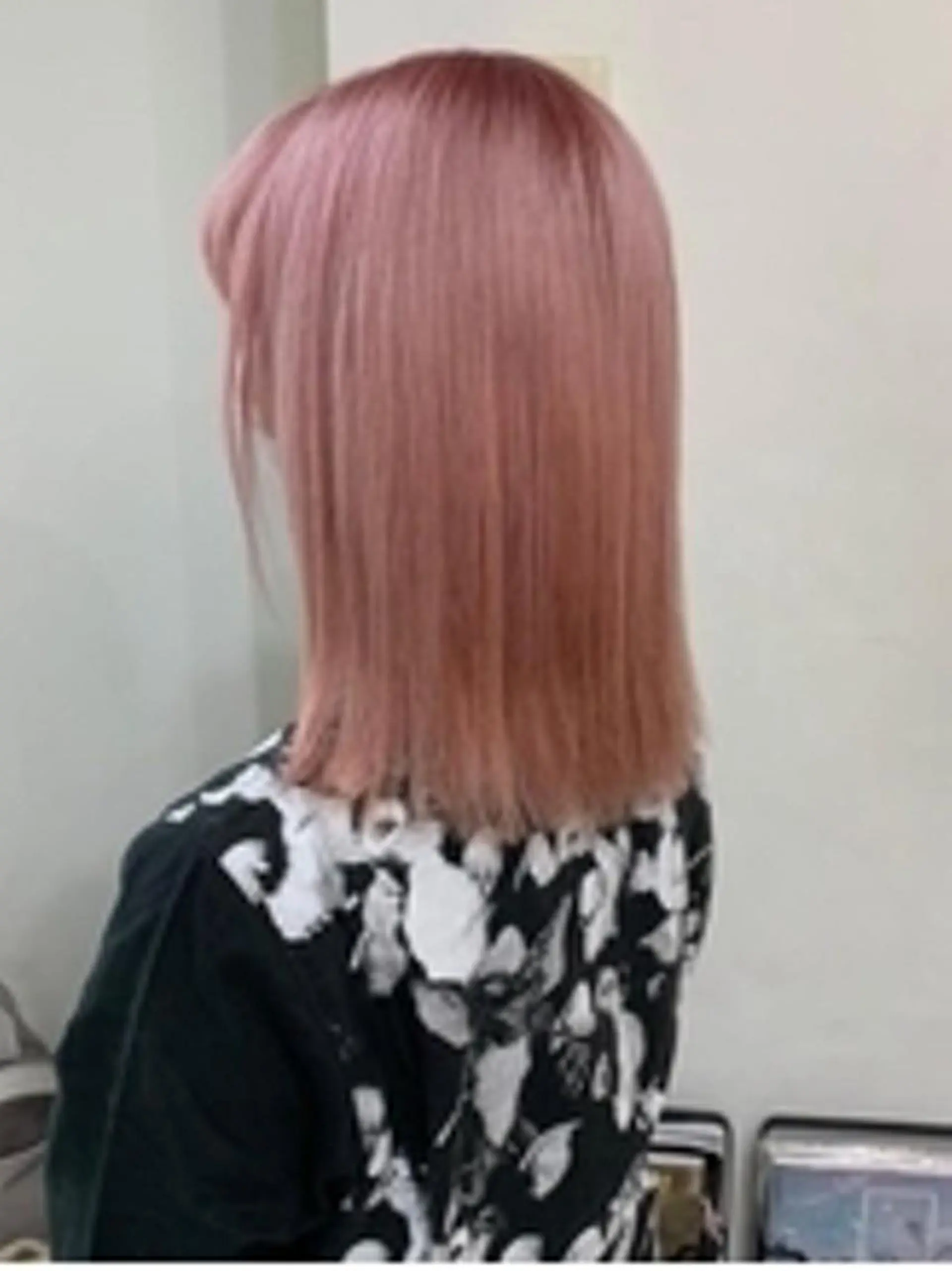 ミディアム カラー 前田 桃花のヘアスタイル