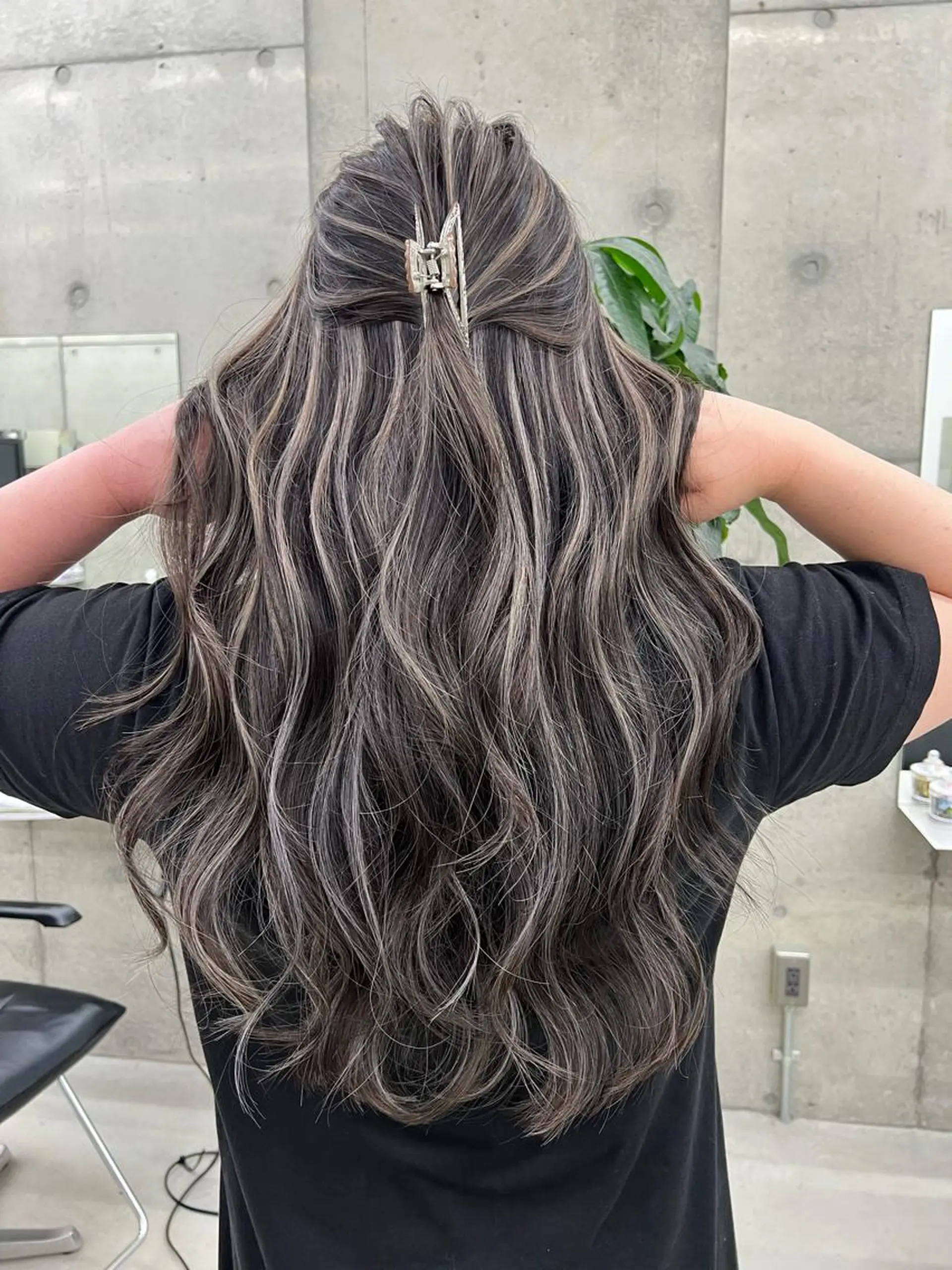 ロング ハイライト LINOET名古屋所属・ダブルカラー🩶上村 純妃🩶名駅徒歩5分のヘアスタイル