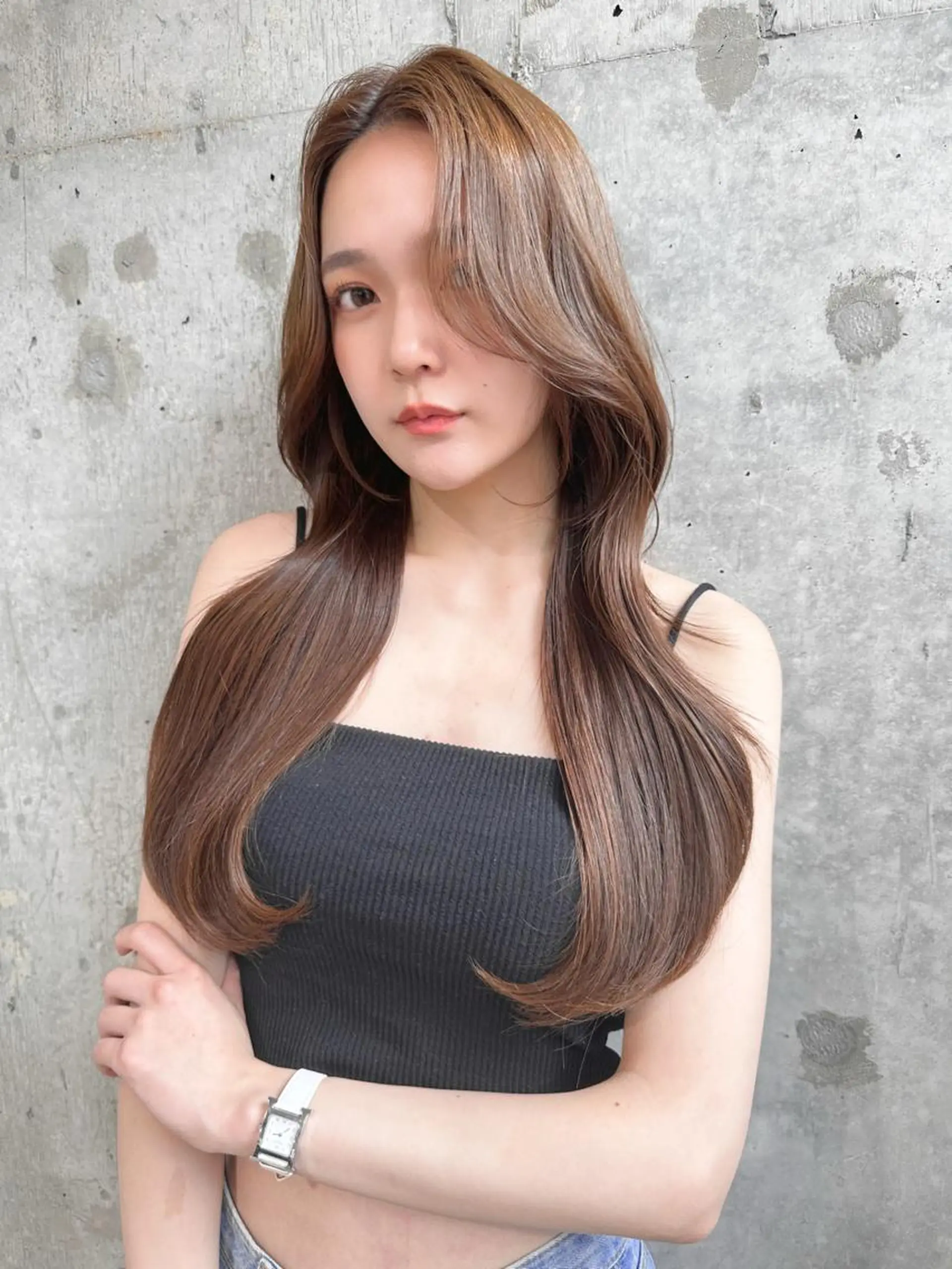 ロング アッシュ ボブ くびれヘア 天使の羽バング・フェザーバング ハイライト 新宿/韓国レイヤー 髪質改善カラー/角所のヘアスタイル