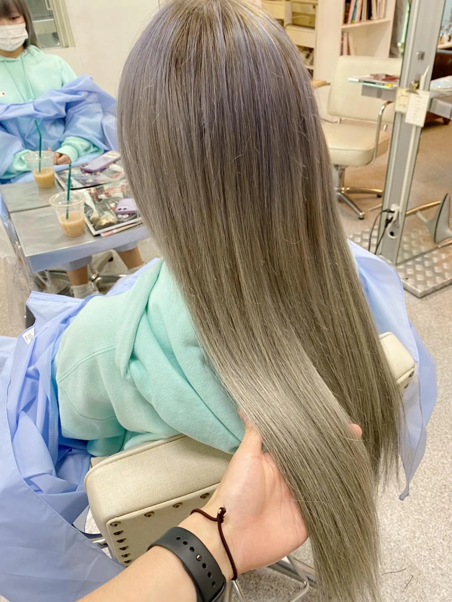 セミロング カラー ヘアカラー エクステ レイヤーウルフ エクステ磯部のヘアスタイル