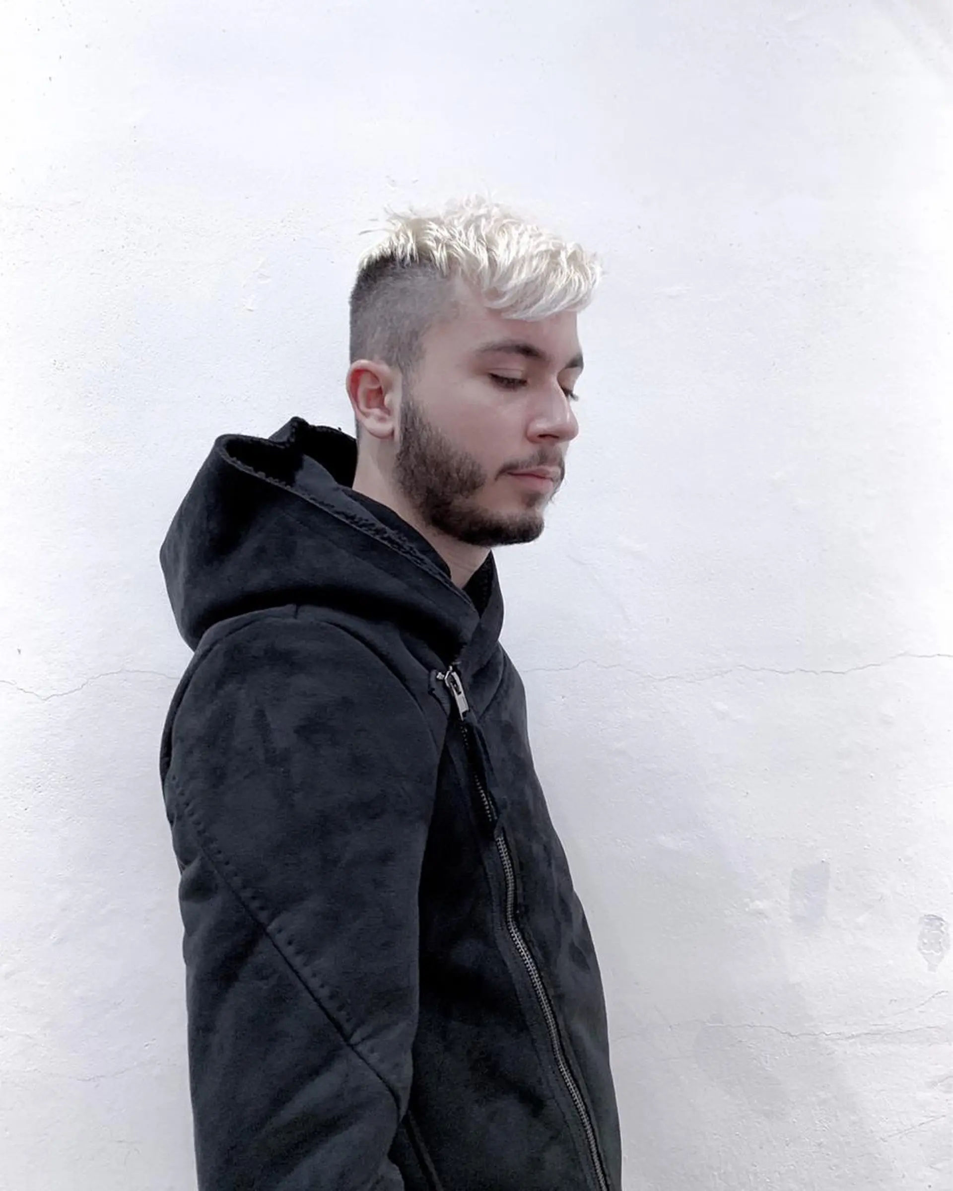 ショート カラー メンズ フェードカット ヘアカラー トリートメント THE./ブリーチ 透感カラー/髪質改善のヘアスタイル