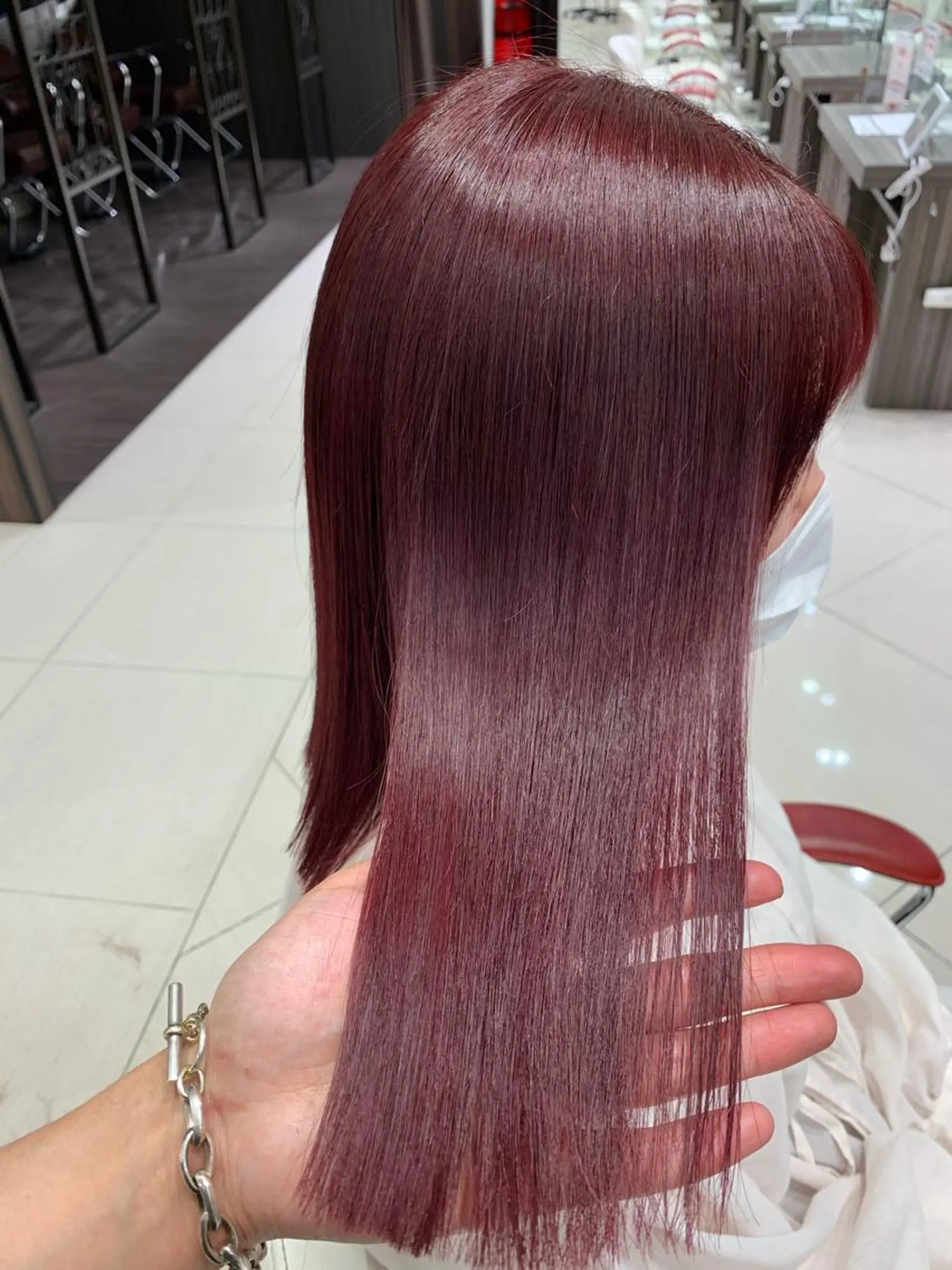 セミロング カラー レッドカラー 古畑 佑悟のヘアスタイル