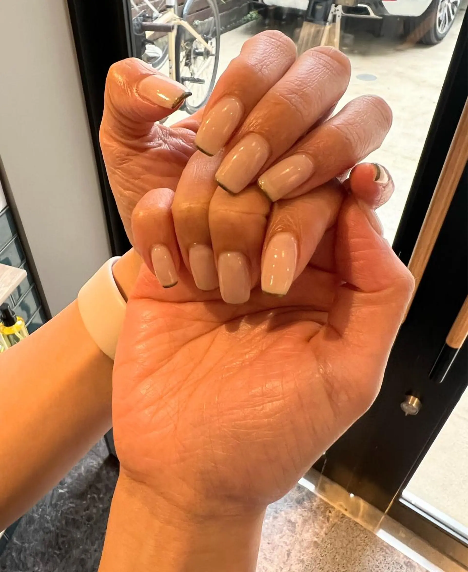 ネイル フレンチネイル グリーン ホワイト ヘアメイクネイリスト 💄💅hidemiのヘアスタイル