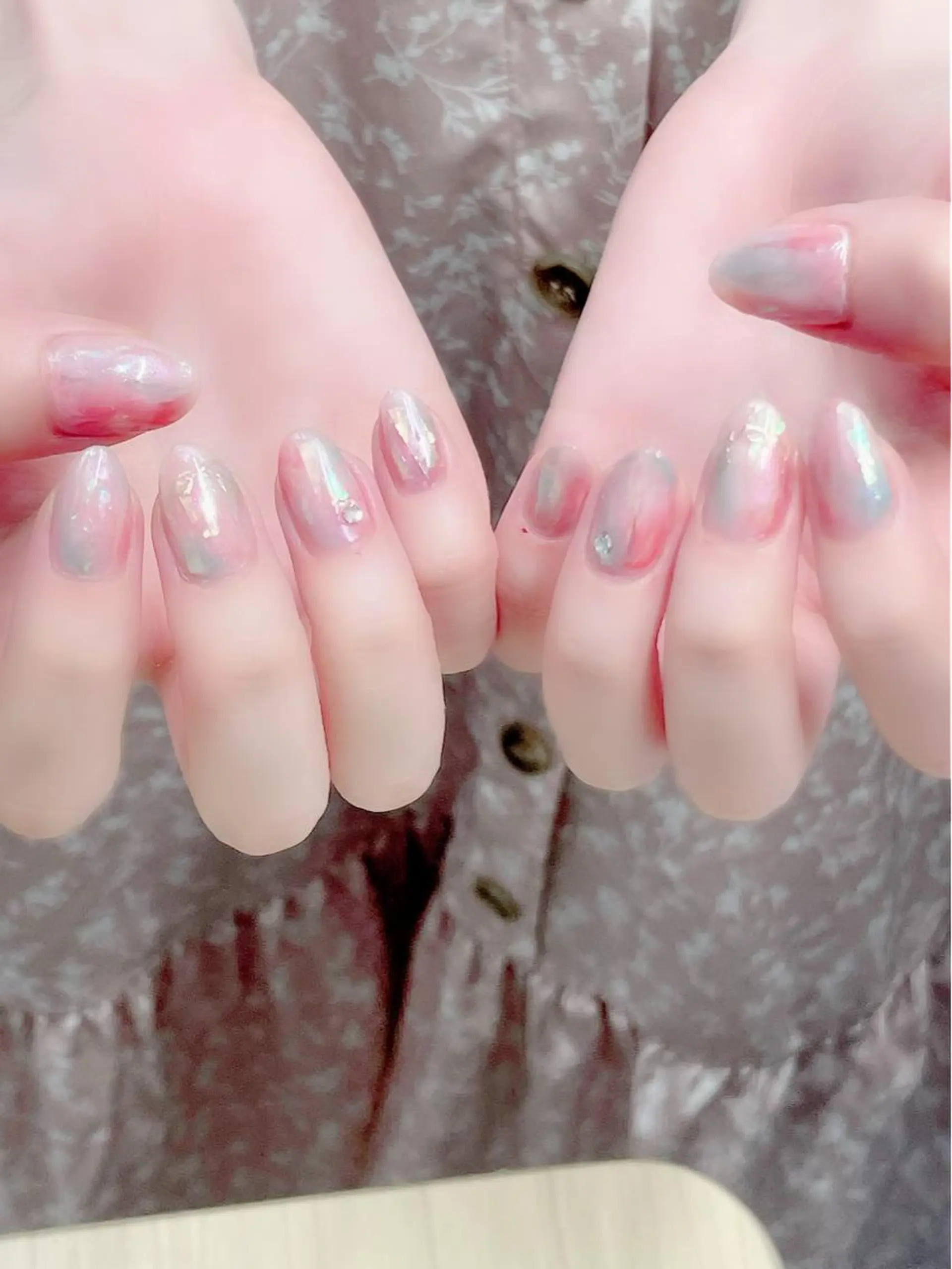 ネイル オーロラネイル ニュアンスネイル ホワイト lala bellaluce所属・lala bellaluceのネイルデザイン