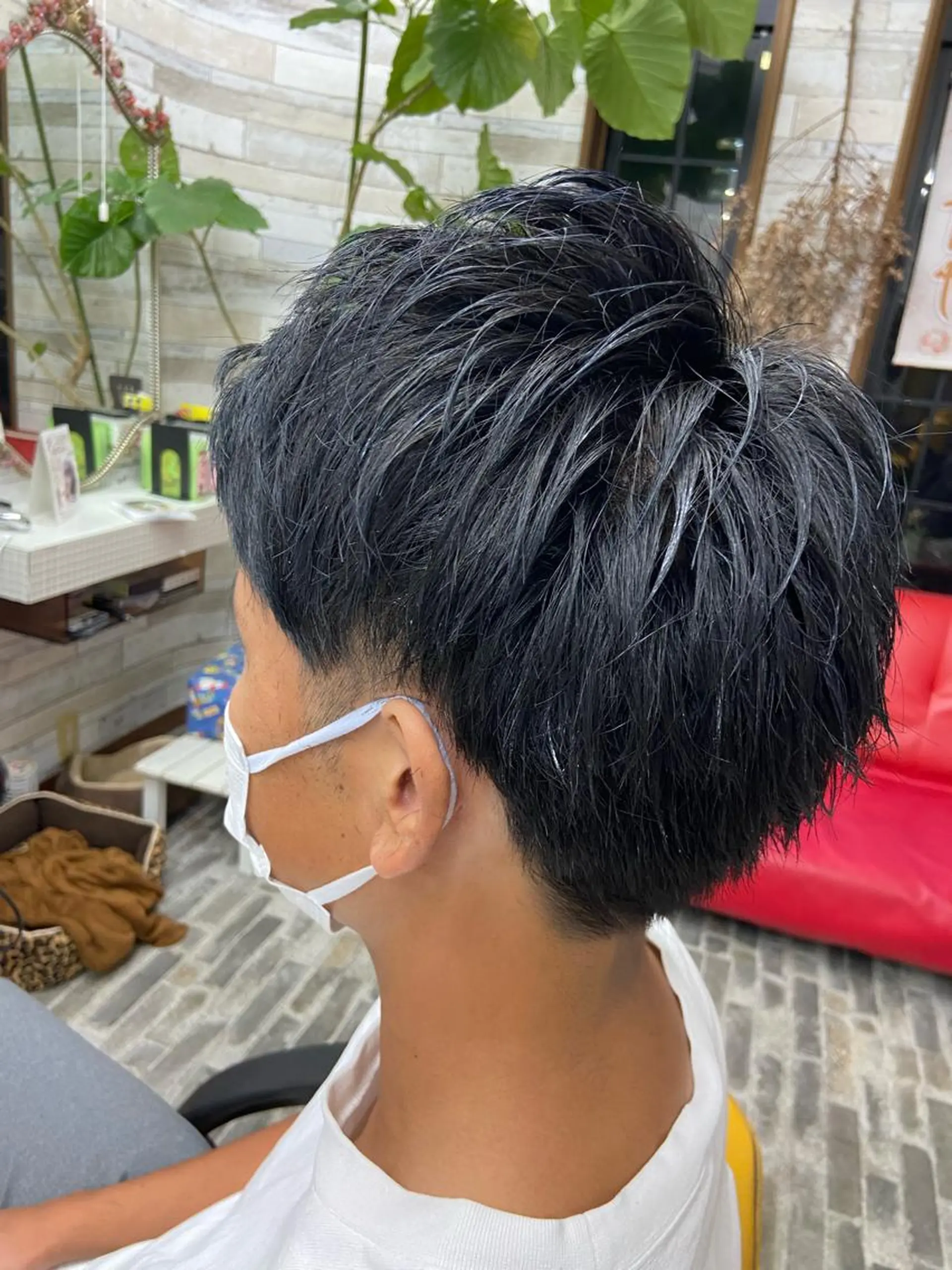 ショート カラー メンズ メンズブリーチ アッシュ アッシュグレー ブリーチ カット ヘアカラー トリートメント 美容室スージーズ所属・大坪 拓斗のヘアスタイル