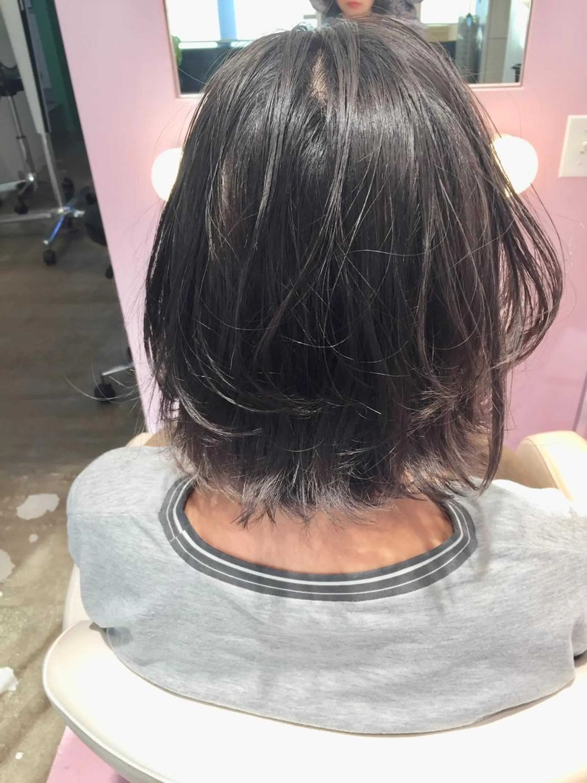 ミディアム アッシュ アッシュグレー アッシュグレージュ カット ヘアカラー トリートメント 所渉/韓国レイヤー /ウルフカットのヘアスタイル