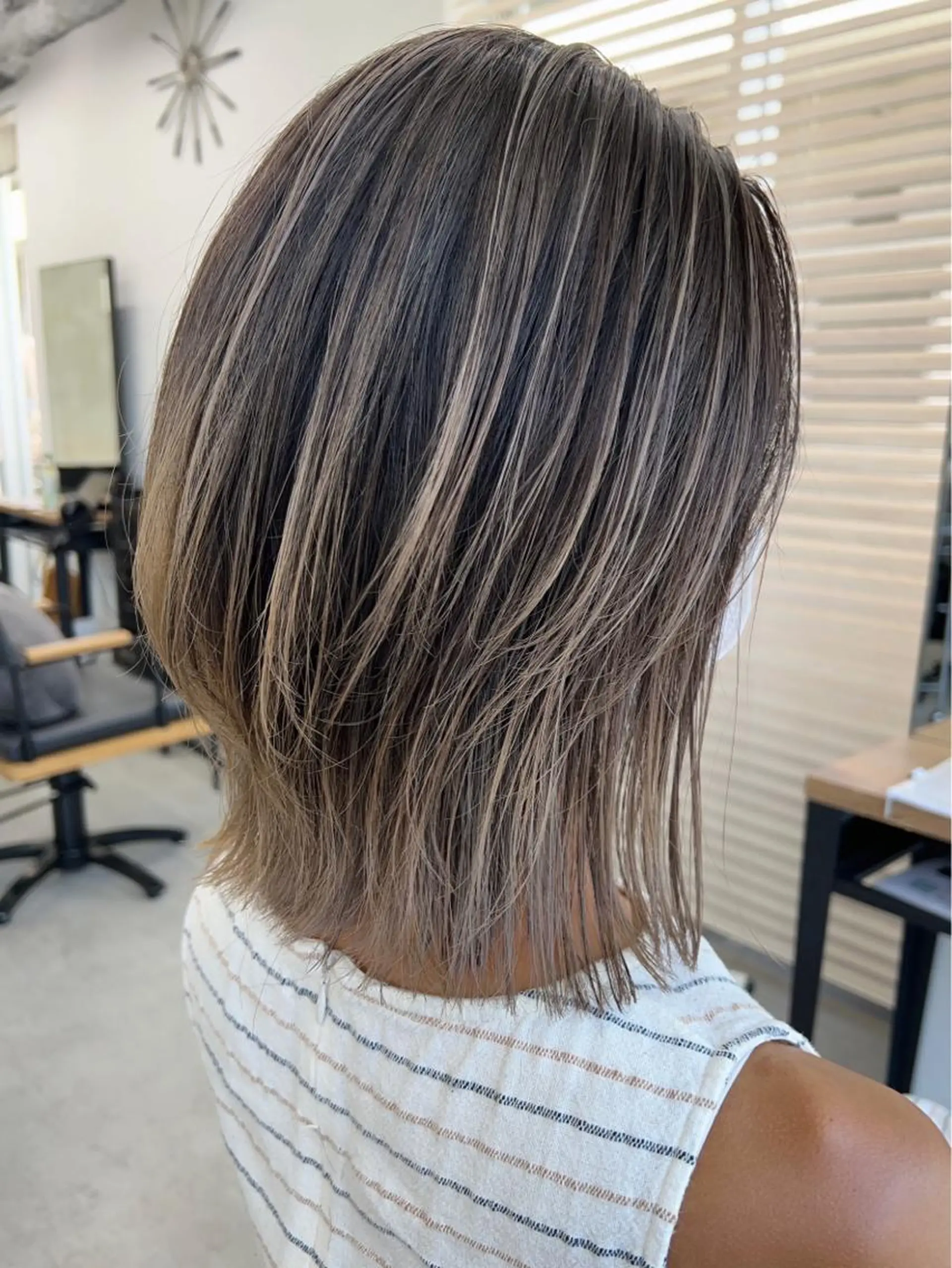 ミディアム カラー バレイヤージュ レイヤーカット 🧸艶々韓国ヘア 🧁mizunaのヘアスタイル