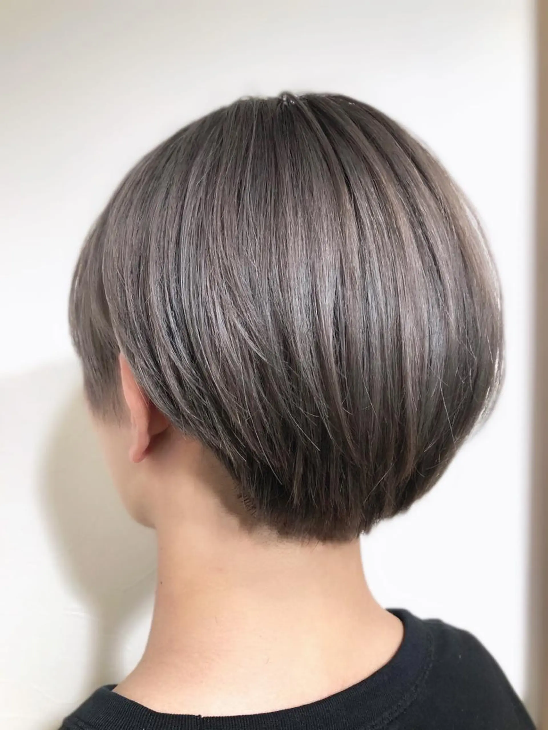 ショート カラー ブリーチ カット ヘアカラー トリートメント 浦山 和之のヘアスタイル