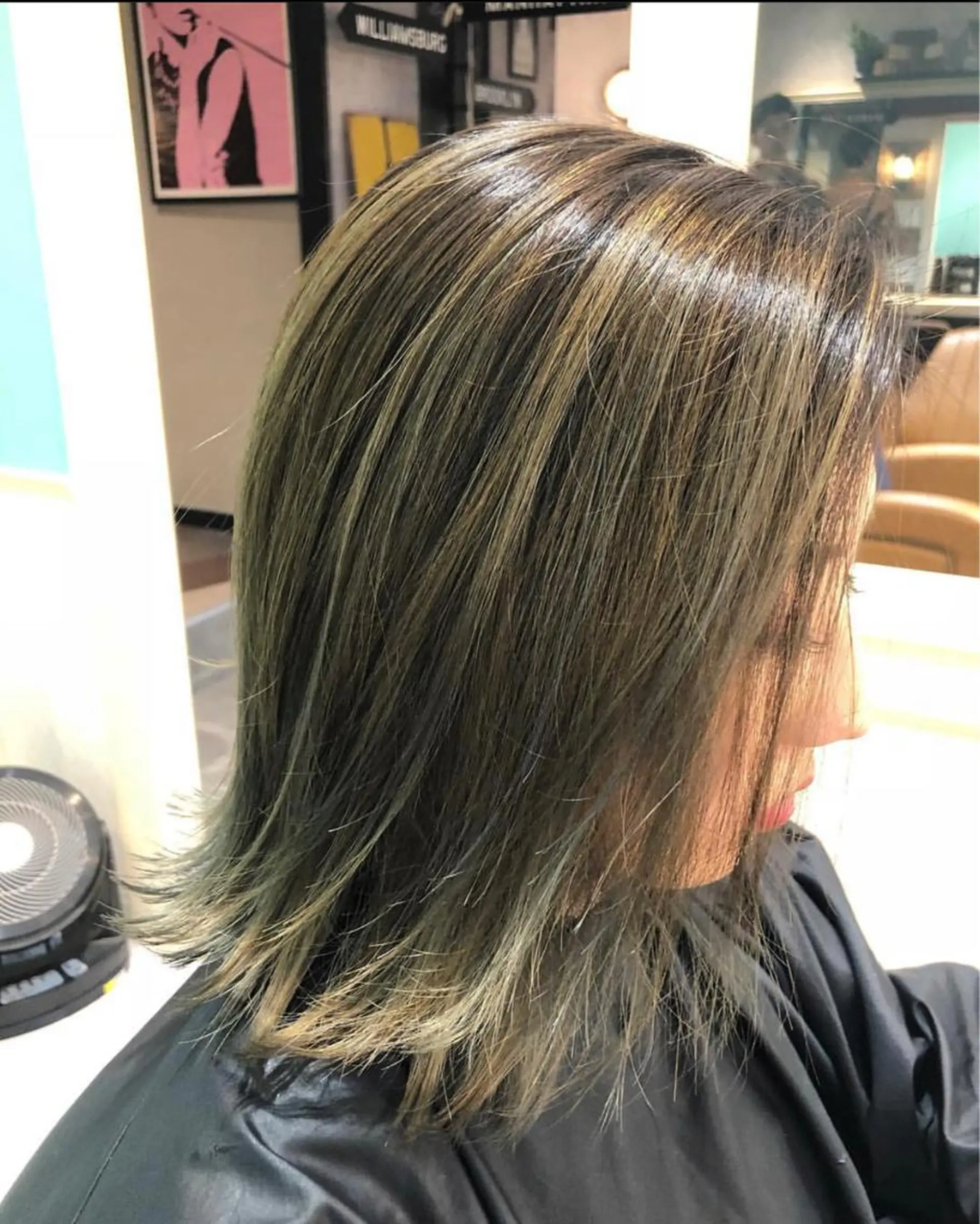 ミディアム ハイライト レイヤーカット salowin 原宿 aroa所属・韓国／ハッシュカット ／透明感カラー／金野のヘアスタイル