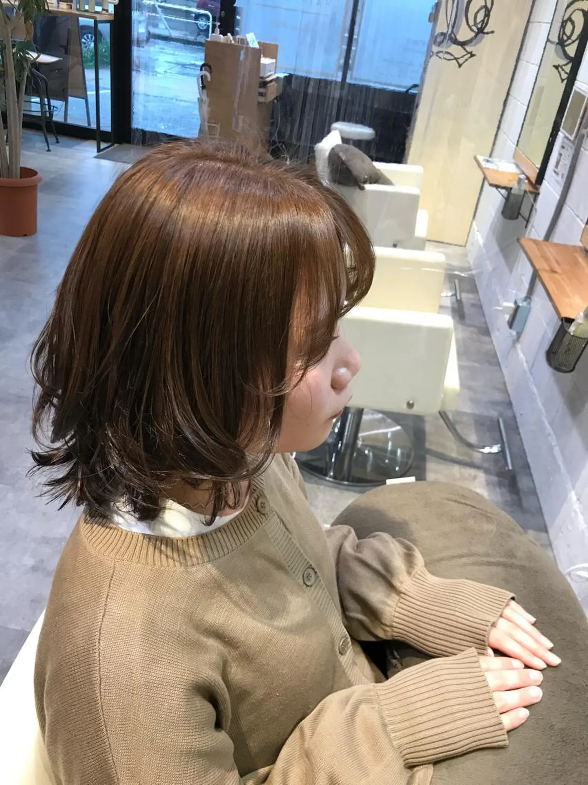 ミディアム 外ハネヘア hair salon　BOTANICAL所属・岩尾 志保のヘアスタイル
