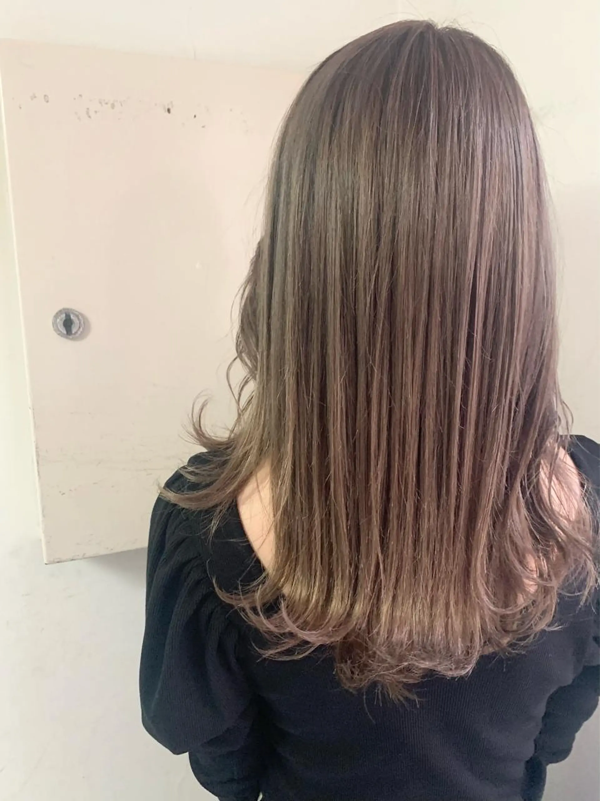 ロング カラー 切りっぱなしボブ ベージュカラー ブリーチ ケアブリーチ デザインカラー ヘアカラー 🦕ウルフカット 🦕ａｋｉｈｏのヘアスタイル