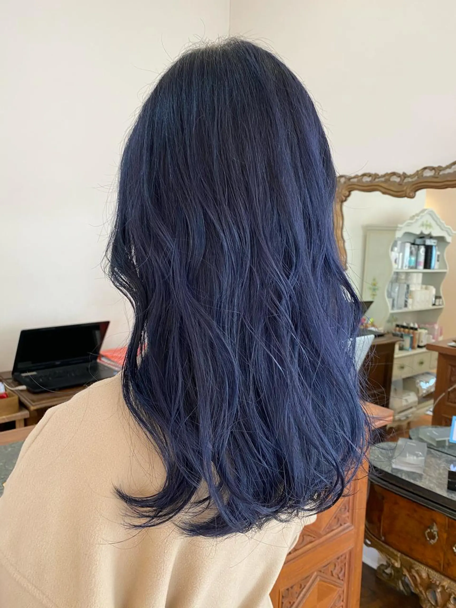 ロング カラー 三好 美里のヘアスタイル