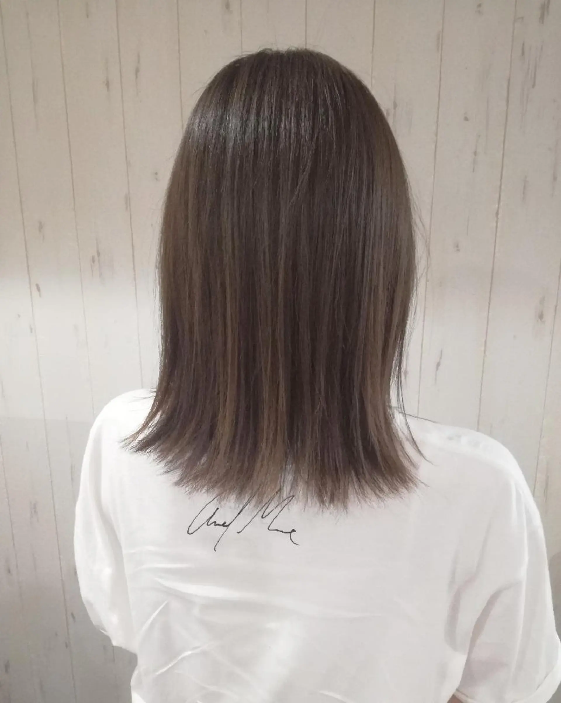 ミディアム カラー ボブ 外ハネヘア 西川 敏夫のヘアスタイル