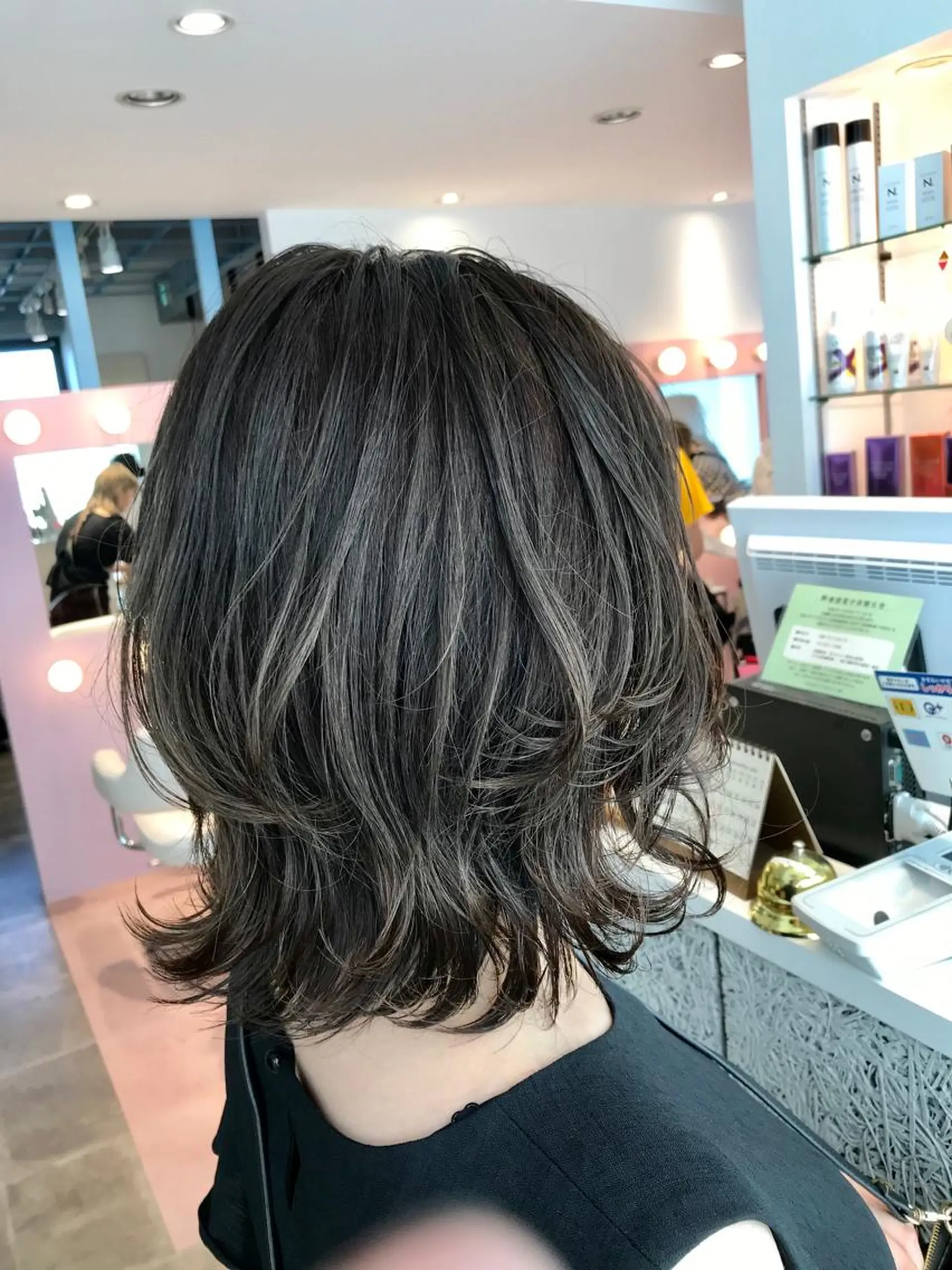 ミディアム カット ヘアカラー トリートメント ヘッドスパ 所渉/韓国レイヤー /ウルフカットのヘアスタイル