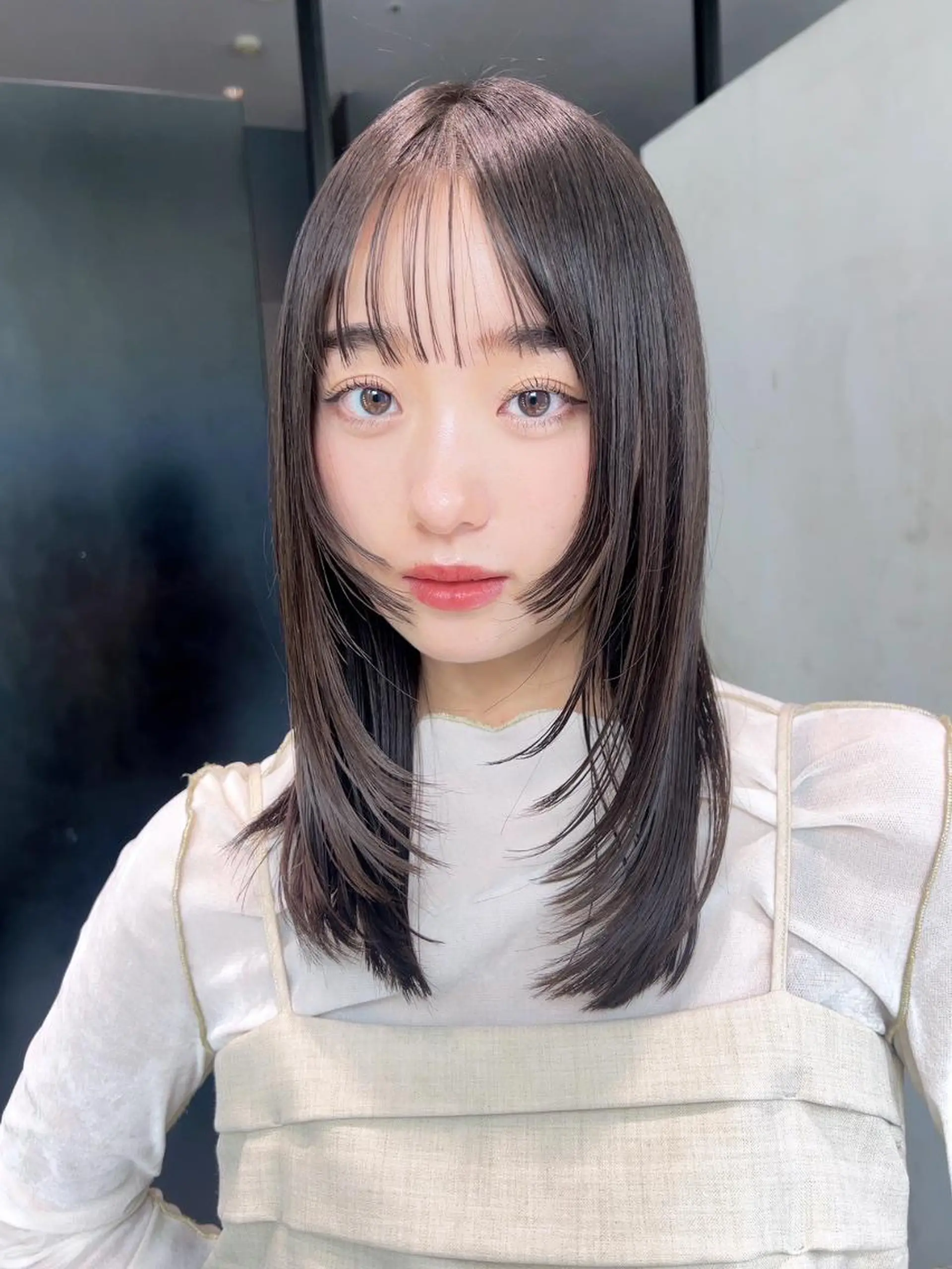 カラー セミロング ベージュカラー くびれヘア レイヤーカット カット ヘアカラー トリートメント ITbyALBUM 中野店のヘアスタイル