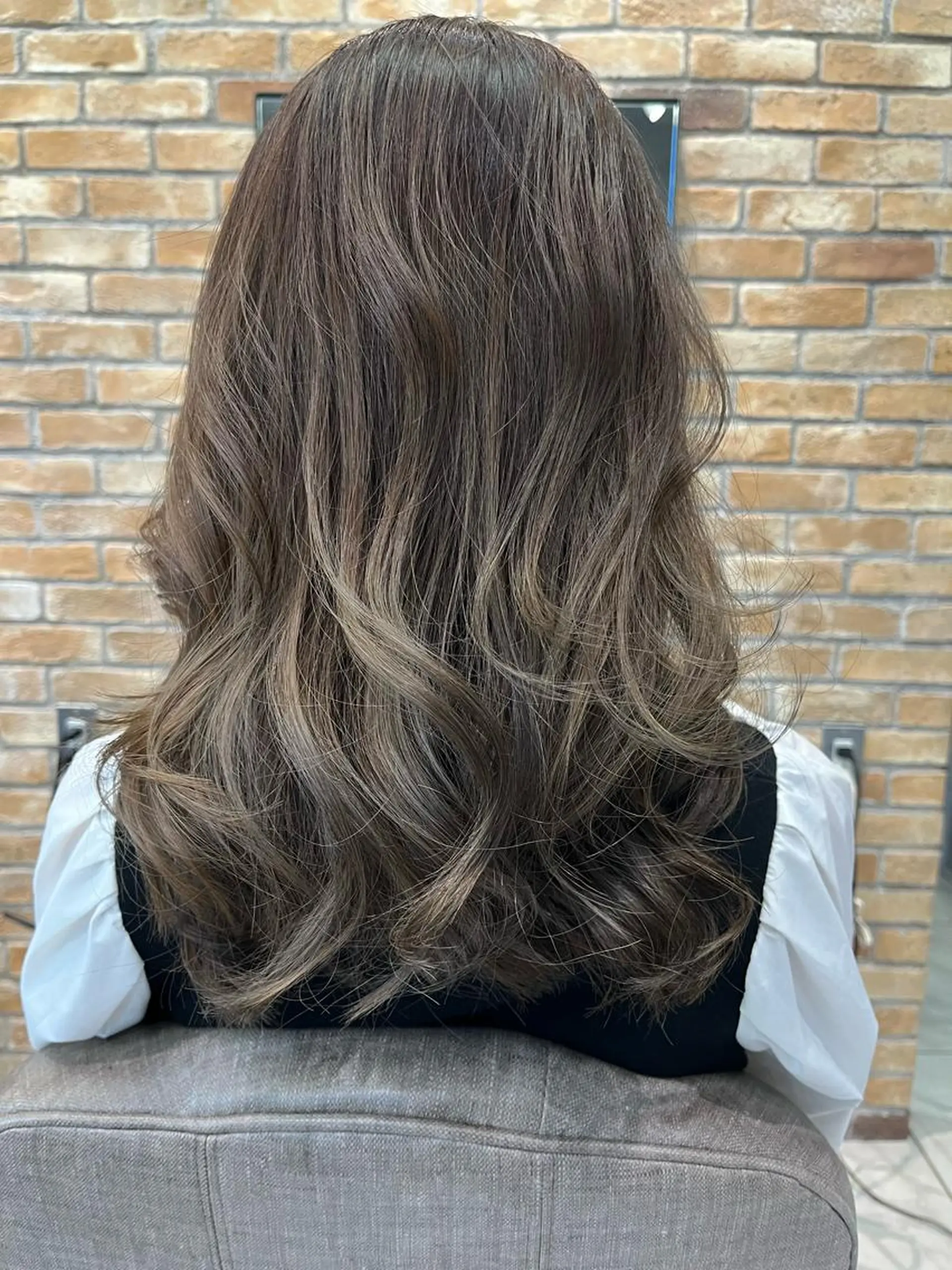 セミロング LucksiMie ginza  明松のヘアスタイル