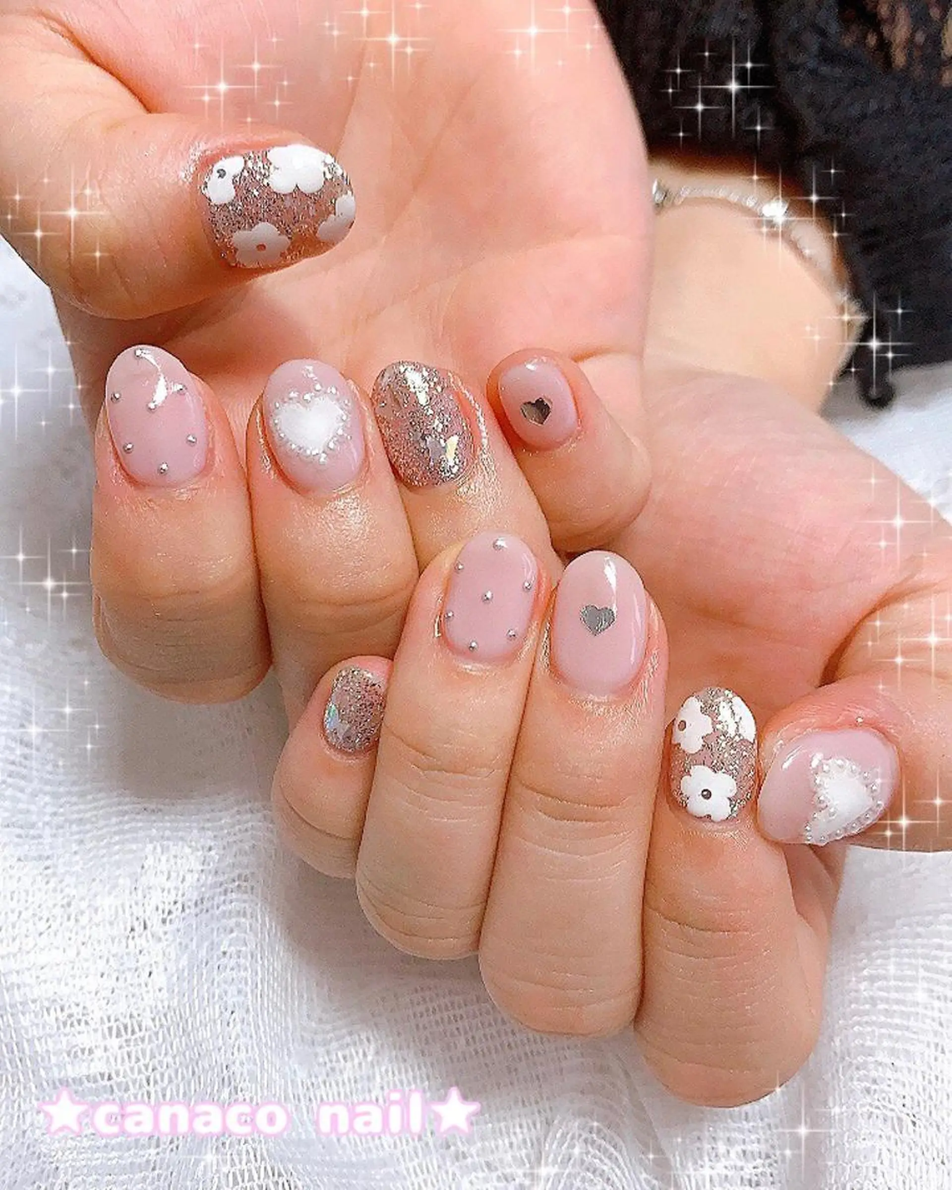 ネイル アートネイル ジェルネイル ガーリー パラジェル ストーンネイル ハンドネイル ハンドケア Felice所属・ベテランネイル cnc  nailのネイルデザイン