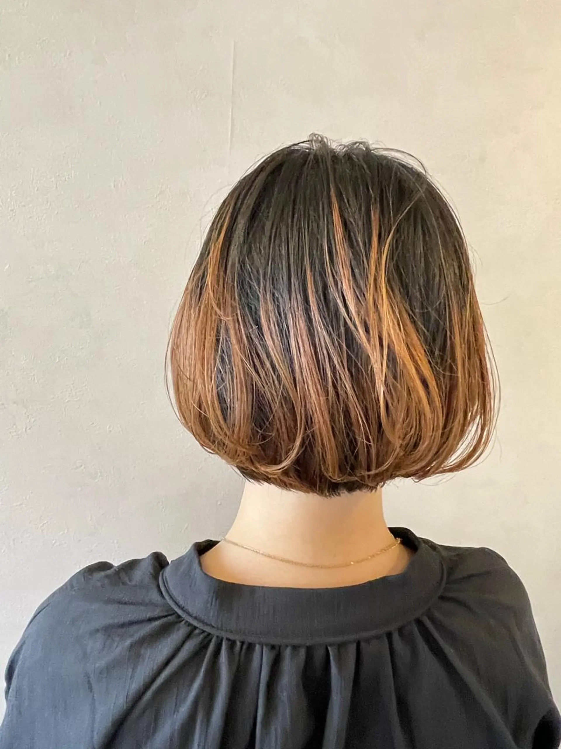 ショート ボブ レイヤー/艶カラー 🫧守利のヘアスタイル