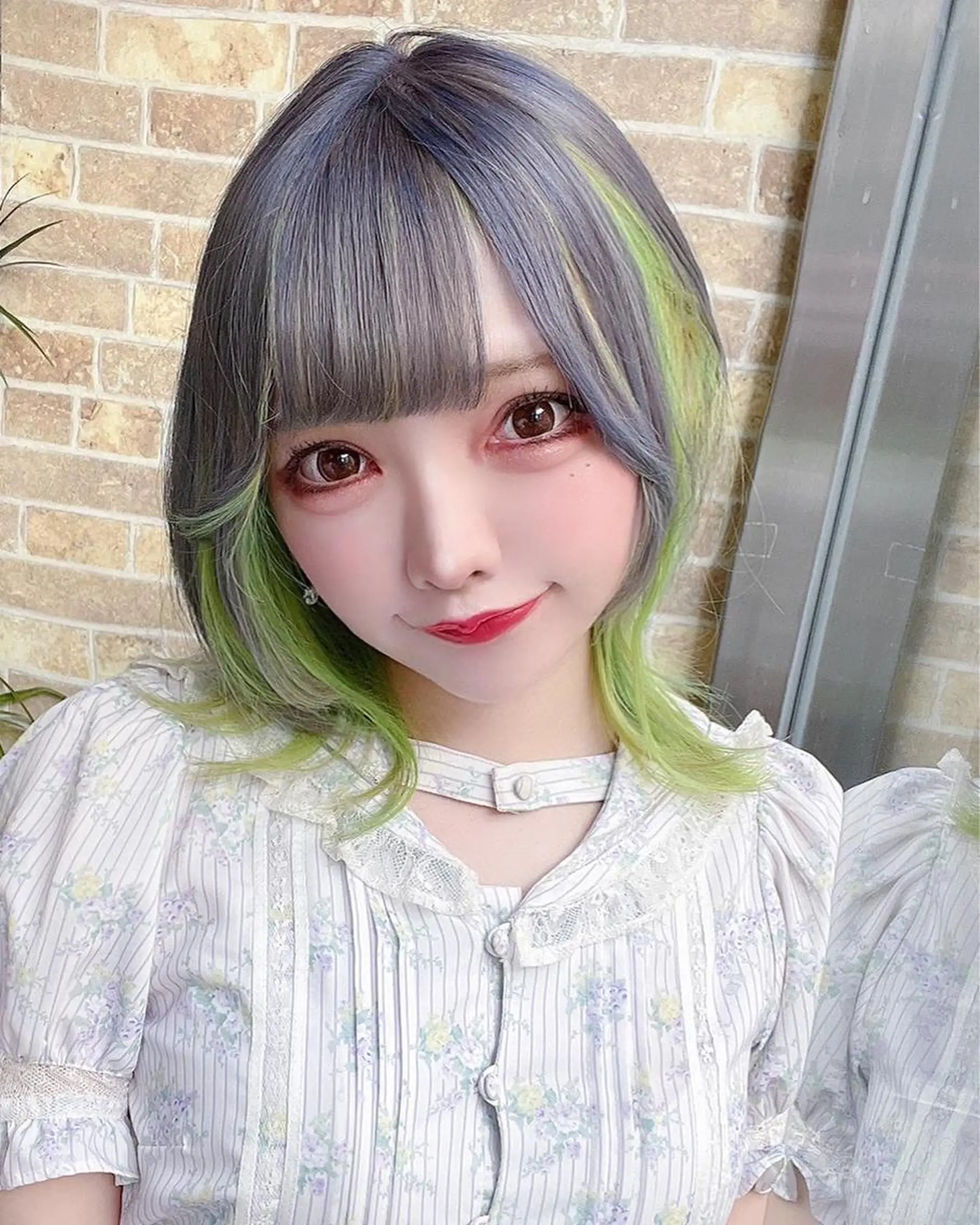 ミディアム カラー インナーカラー イエローカラー ウルフカット 北沢 隆のヘアスタイル