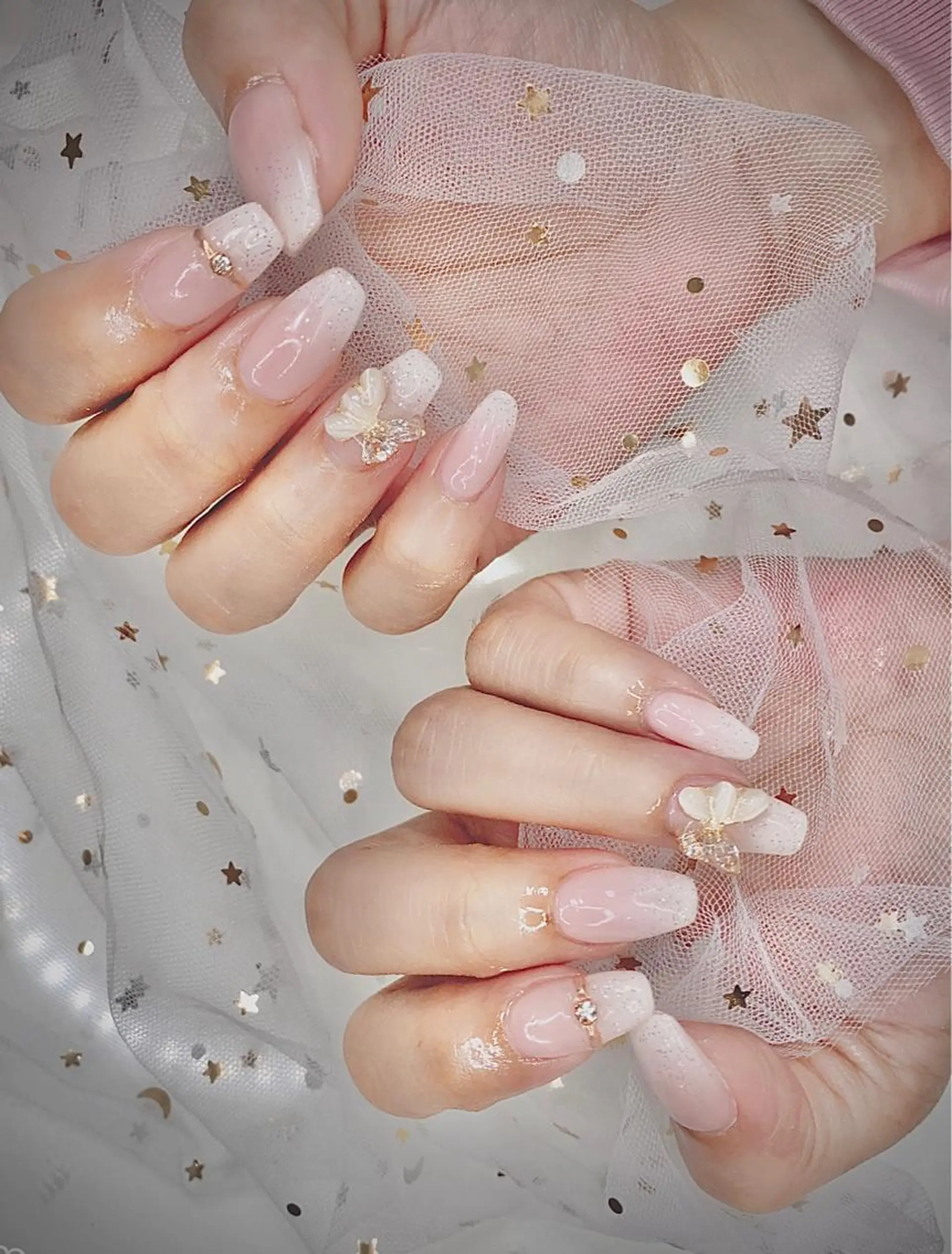 ネイル I-nailロング /ワンホン/キラキラのネイルデザイン